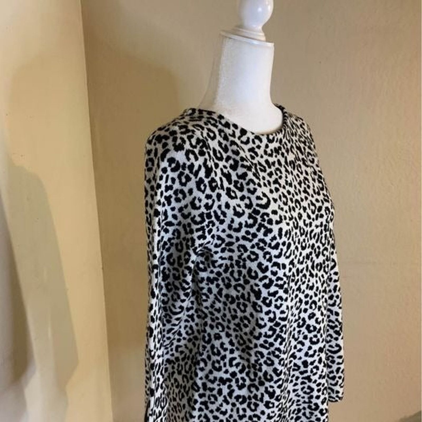 Cynthia Rowley Cynthia Rowley Women’s leopard print sweater size M Size M / US 6-8 / IT 42-44 - 2 Thumbnail
