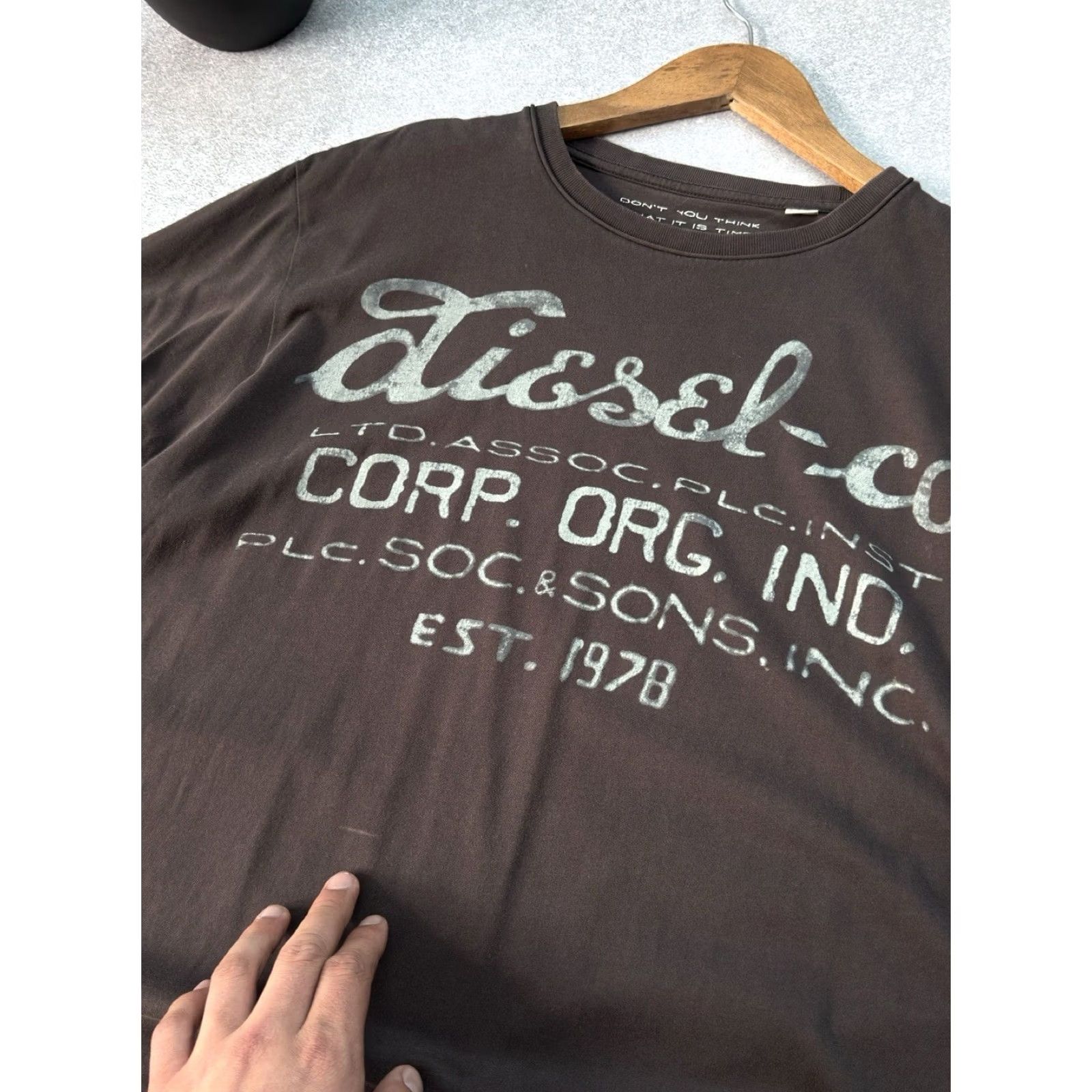 Diesel DIESEL VINTAGE T-Shirt BIG LOGO Y2K BROWN/GRAY XL Men Size US XL / EU 56 / 4 - 3 Thumbnail