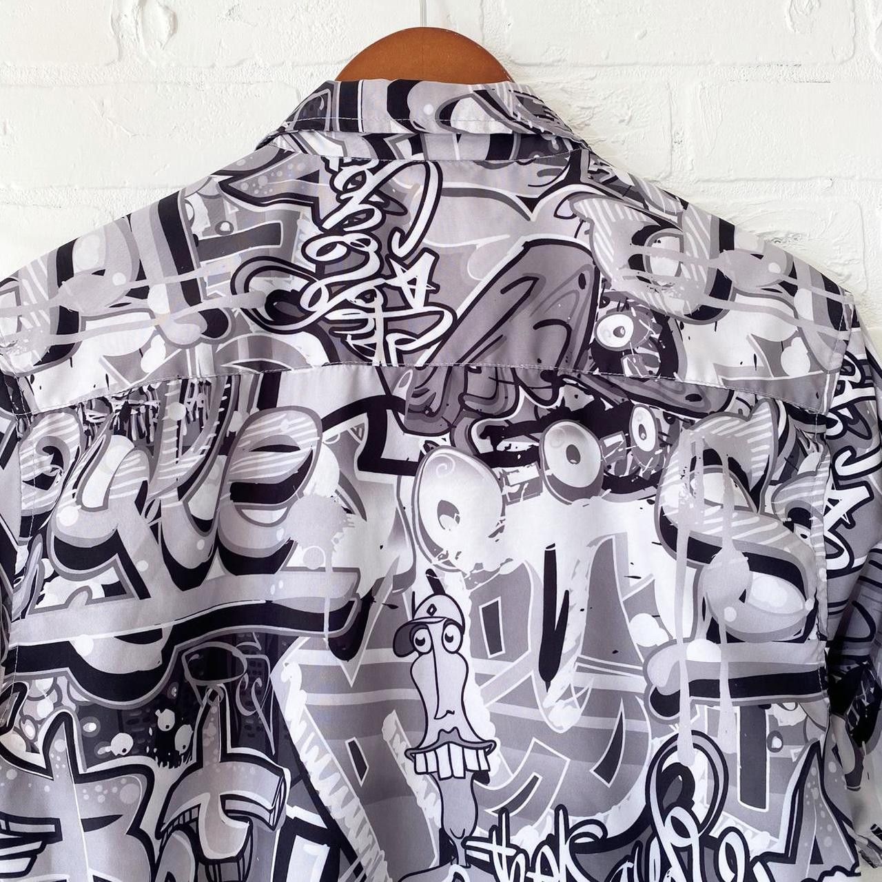 Other Black white and gray Y2K vintage button up size medium Size US M / EU 48-50 / 2 - 4 Thumbnail