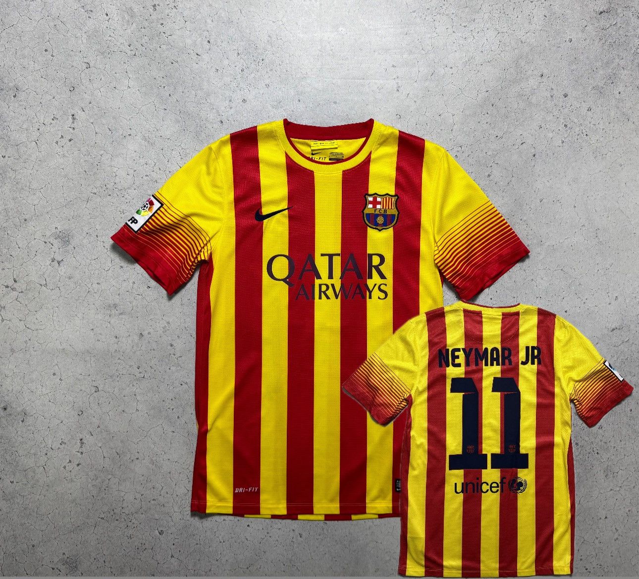 Nike Nike FC Barcelona 2013/2014 Neymar JR #11 Soccer Jersey Size US S / EU 44-46 / 1 - 1 Thumbnail