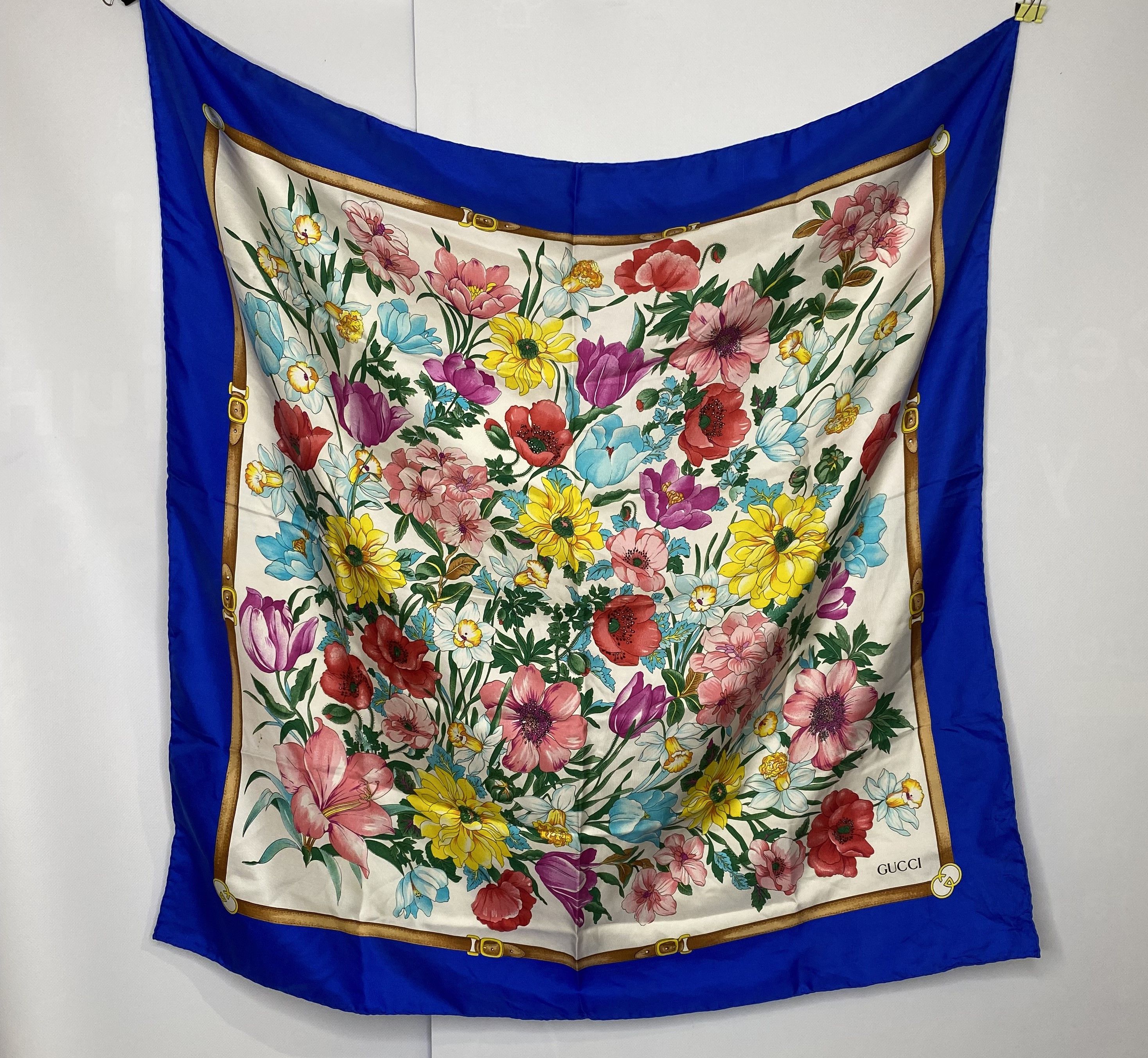 Gucci × Vintage GUCCI ITALY VINTAGE SILK SCARF COMB FLORAL PRINT HAND ROLLED Size ONE SIZE - 1 Thumbnail