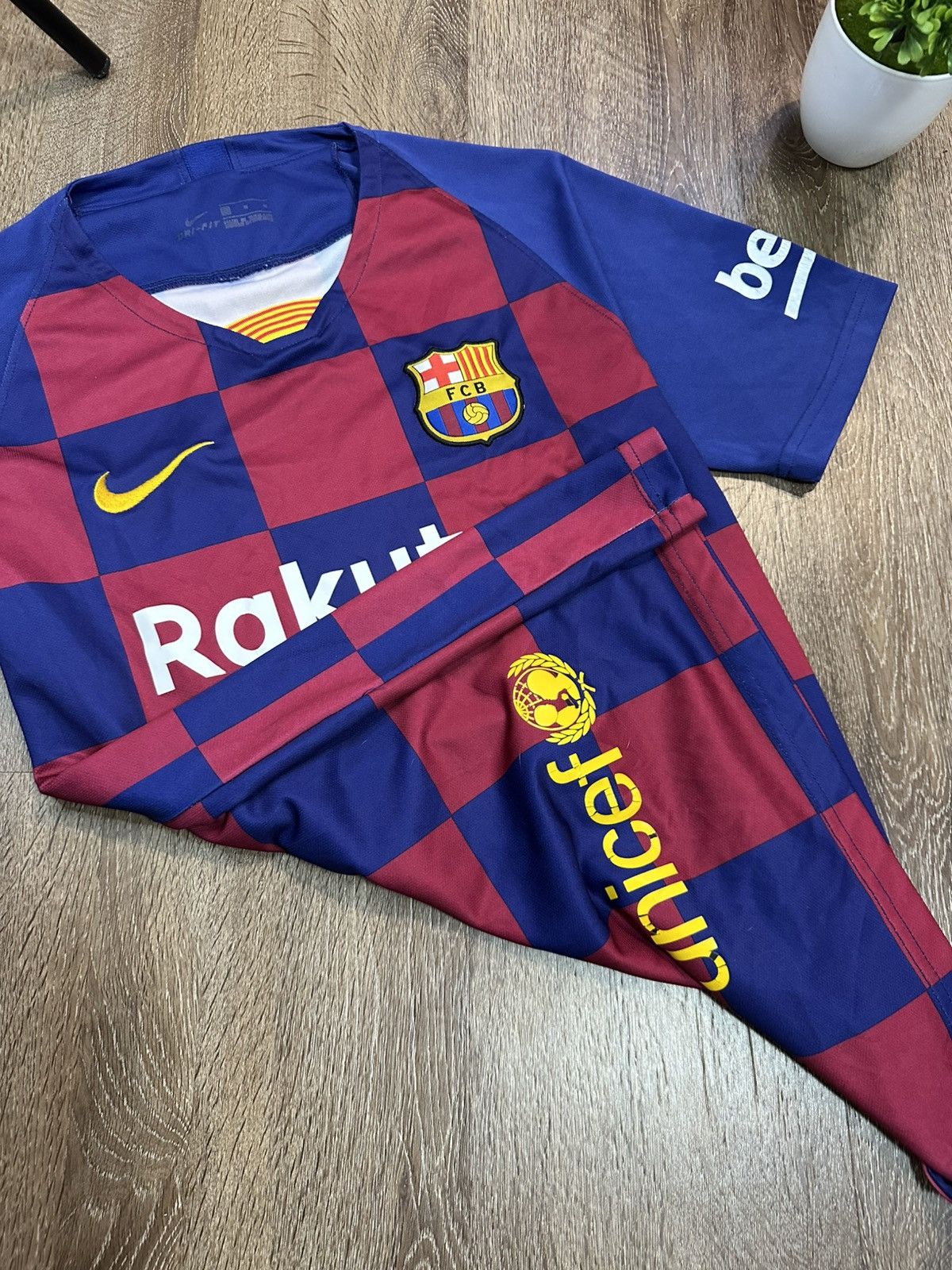 Nike Nike FC Barcelona LaLiga Home Jersey Soccer Size US M / EU 48-50 / 2 - 6 Thumbnail