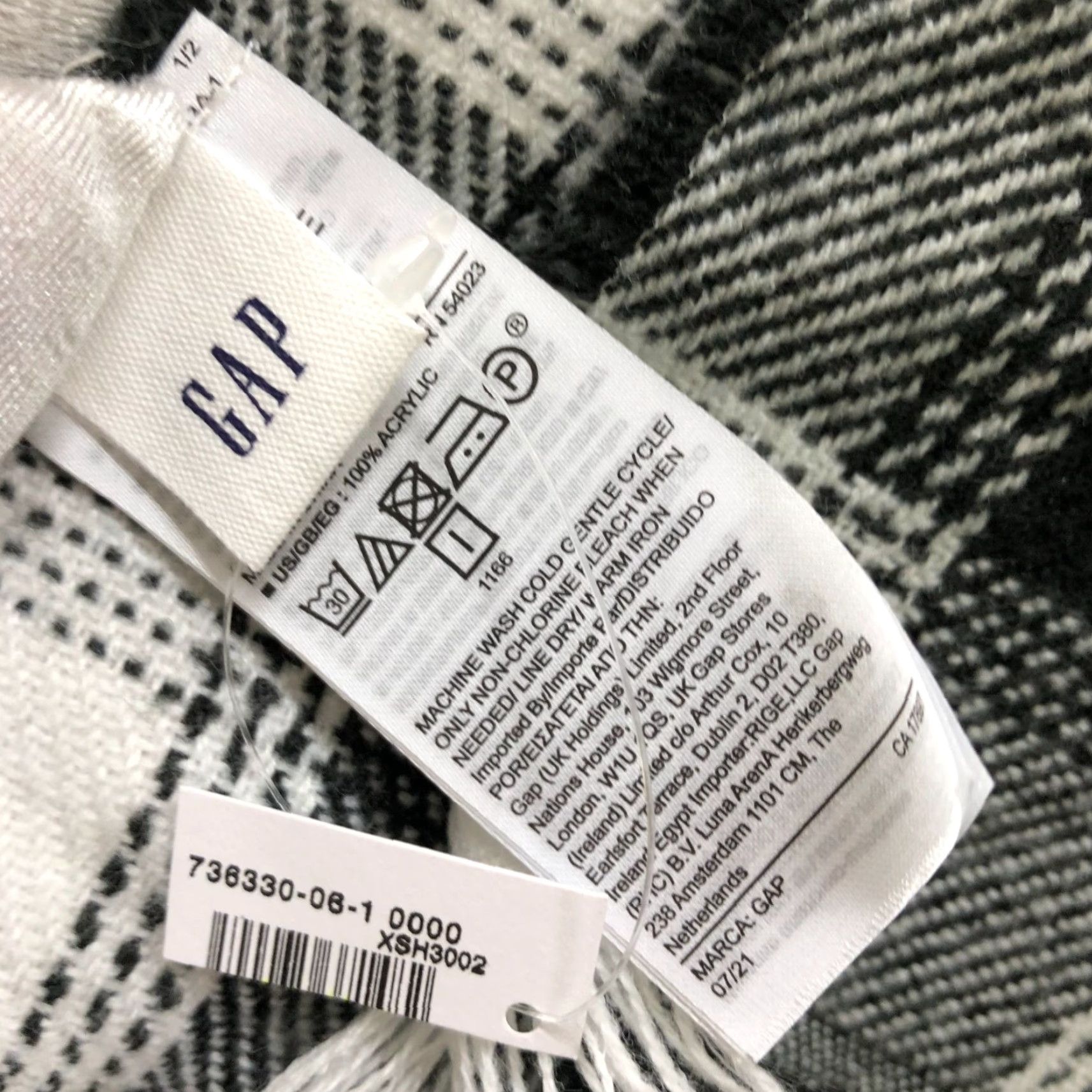 Gap NWT Gap Fringe Plaid Scarf One Size Black White Rectangle Winter Unisex Size ONE SIZE - 6 Thumbnail