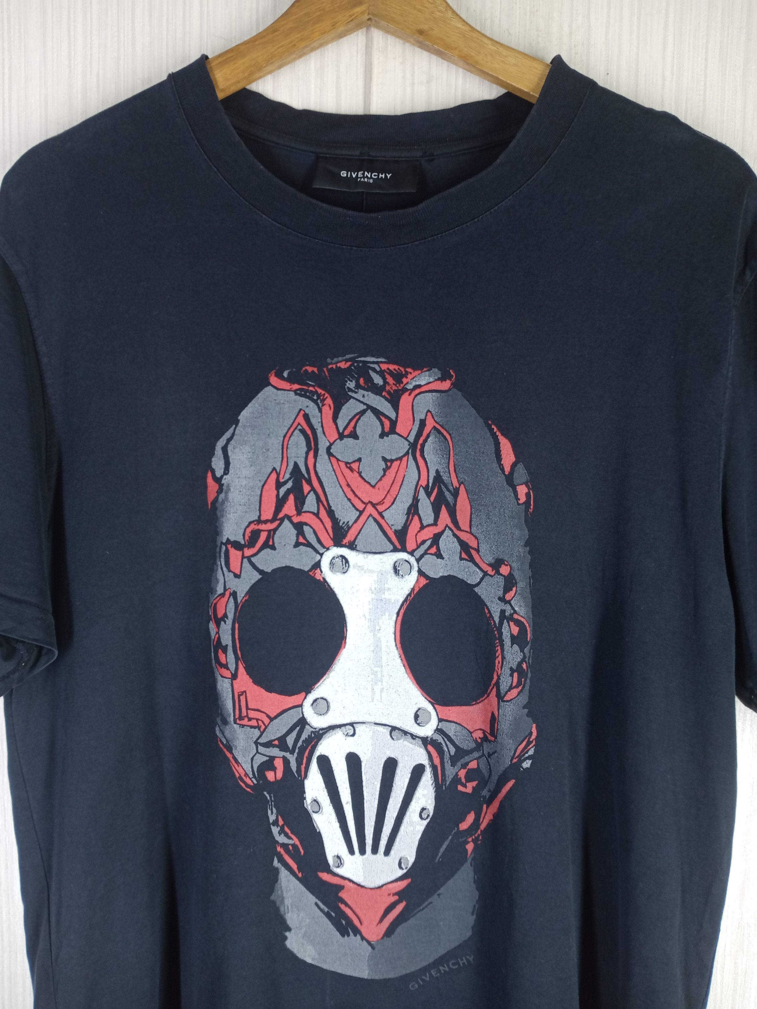 Givenchy Givenchy Mask Graphic Tshirt Size US L / EU 52-54 / 3 - 2 Thumbnail