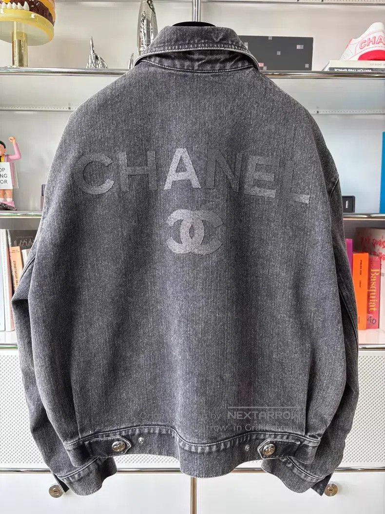 Chanel Chanel Gray denim back logo jacket Size XS / US 0-2 / IT 36-38 - 2 Thumbnail