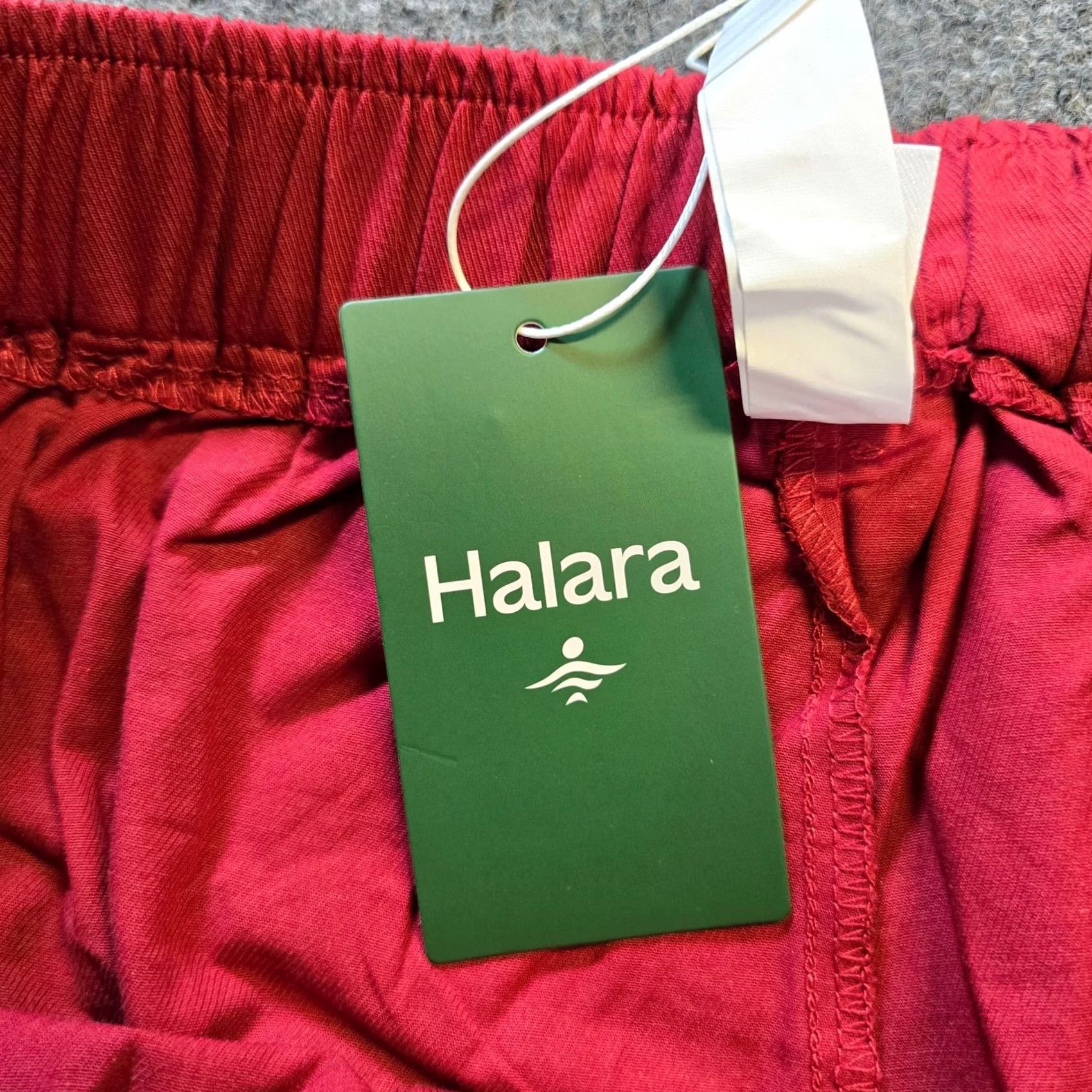 Vintage Halara Pants Women Large Red Mid Rise Casual Cotton Joggers Pockets Crop Tapered Inseam 25in Twist: High Rise? (adjusted by data) Size 36" / US 14 / IT 50 - 5 Thumbnail