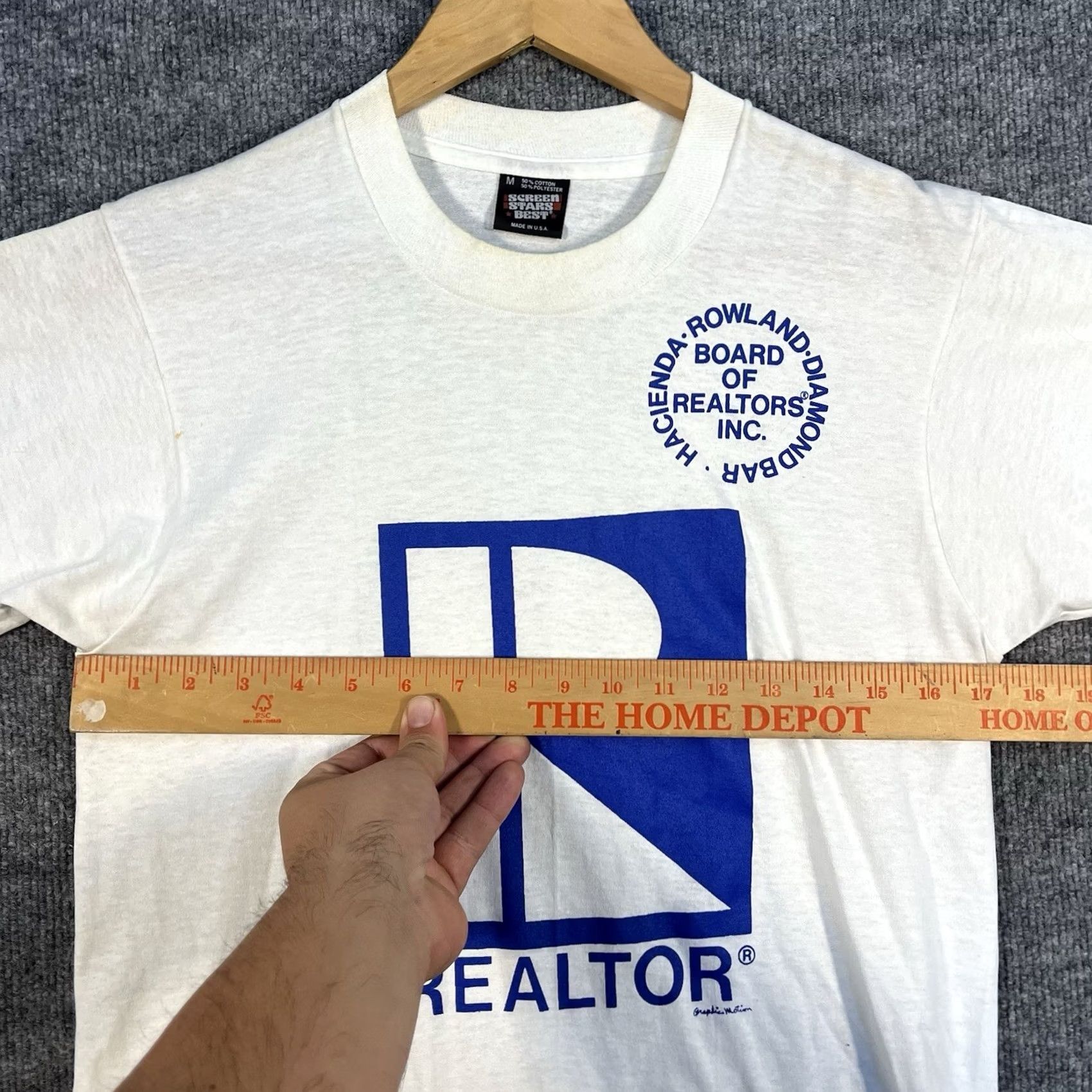 Vintage VINTAGE Screen Stars T Shirt 80s Made in USA White Mens Large Realtor Football Player Size US L / EU 52-54 / 3 - 4 Thumbnail