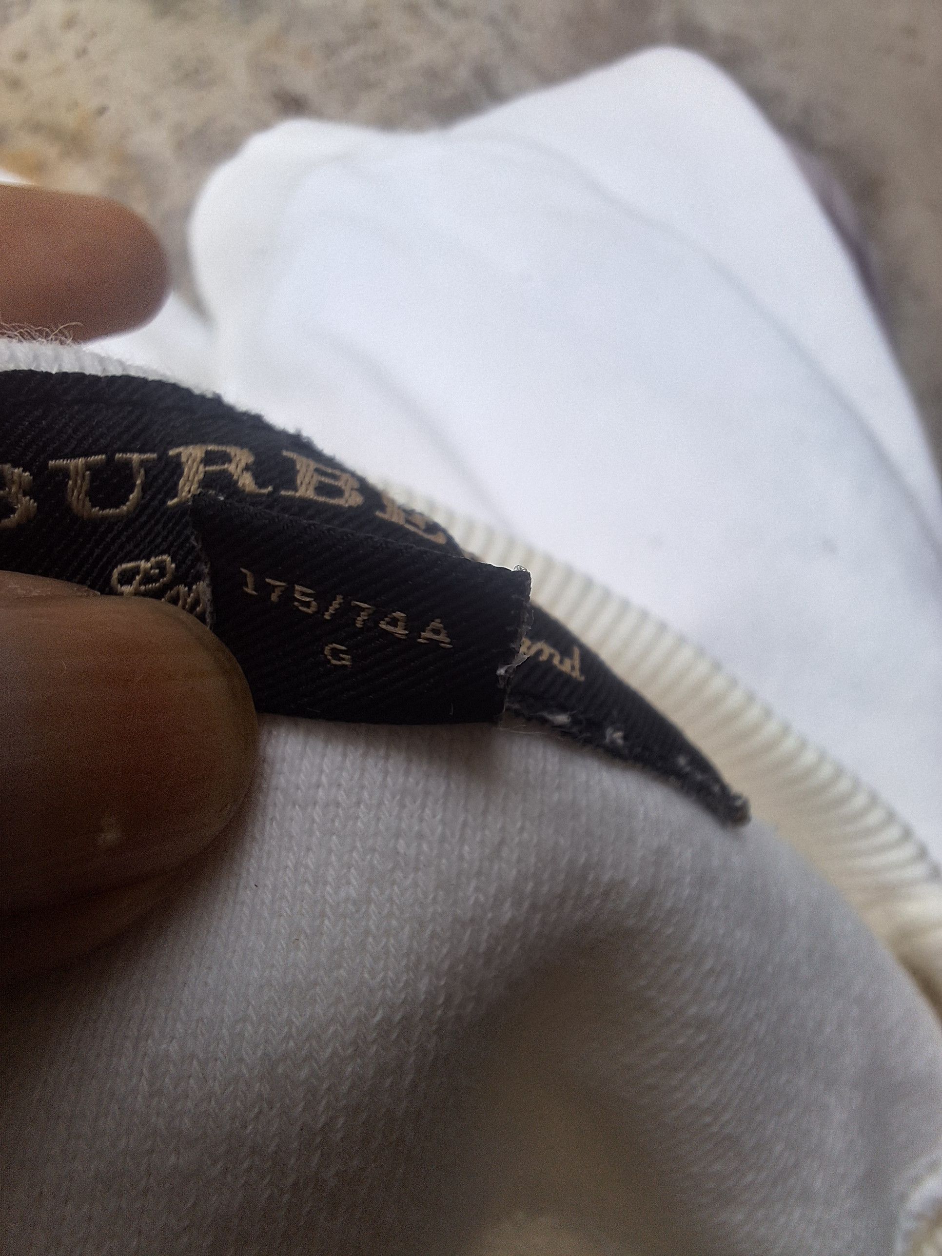 Burberry Burberry Embroidered Logo Sweatshirt Size US L / EU 52-54 / 3 - 10 Thumbnail