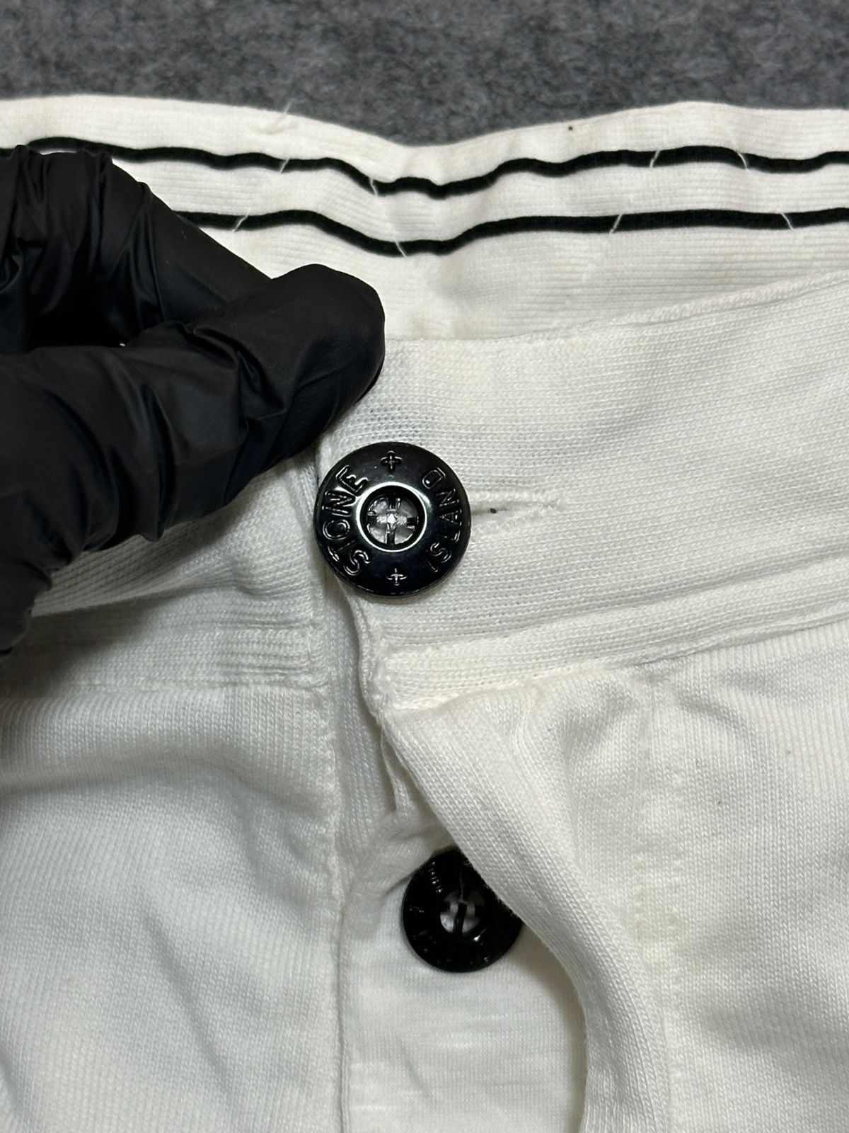 Stone Island Stone Island shorts featuring contrast black tape. Size US 36 / EU 52 - 7 Thumbnail