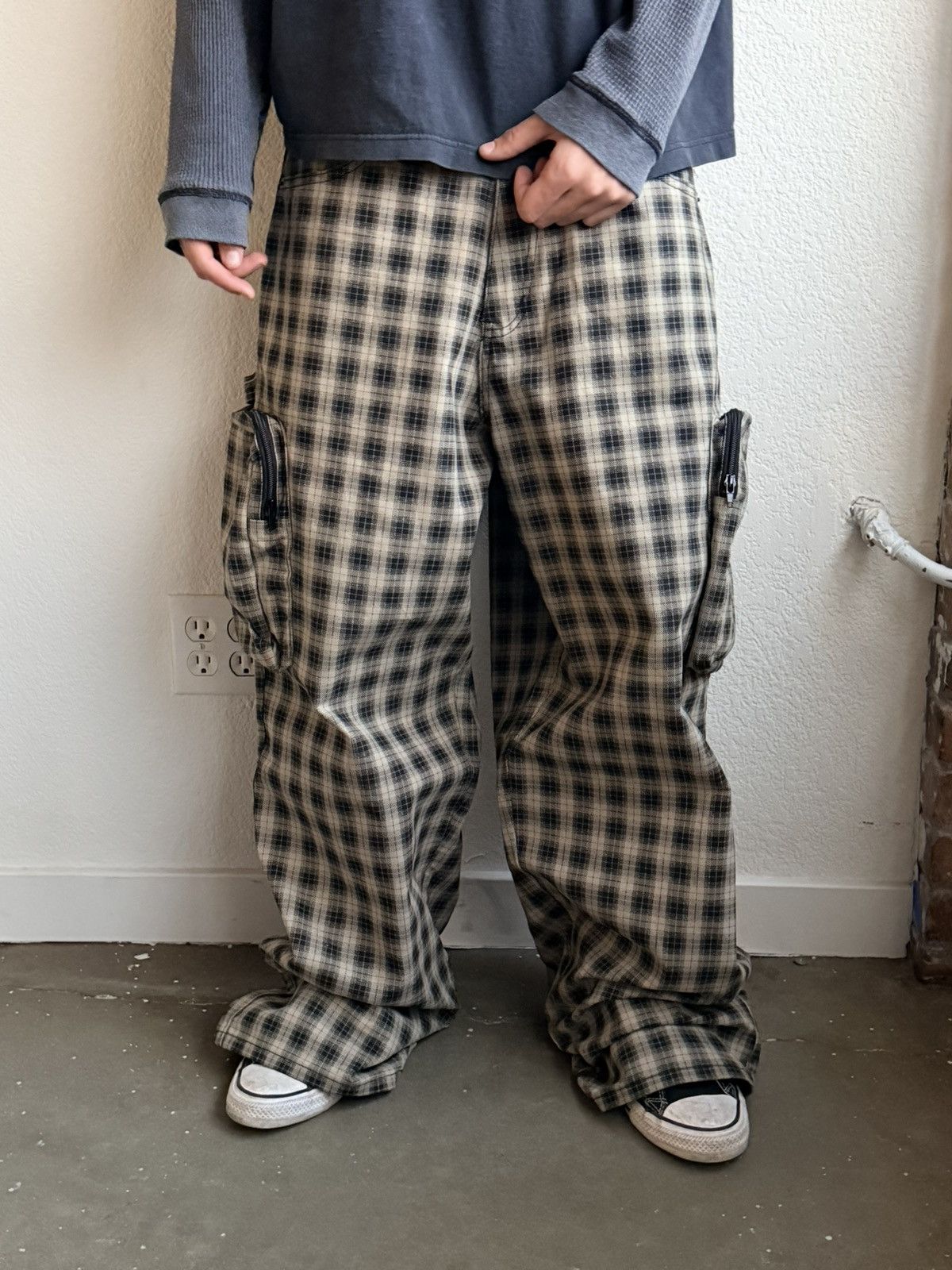 The GV Gallery GV Gallery Cargo Plaid Pants Size US 30 / EU 46 - 1 Thumbnail