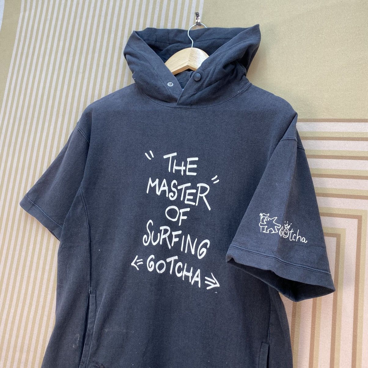 Gotcha 🫶Vintage Faded Gotcha Short Sleeve Hoodie Sweatshirt Size US M / EU 48-50 / 2 - 4 Thumbnail