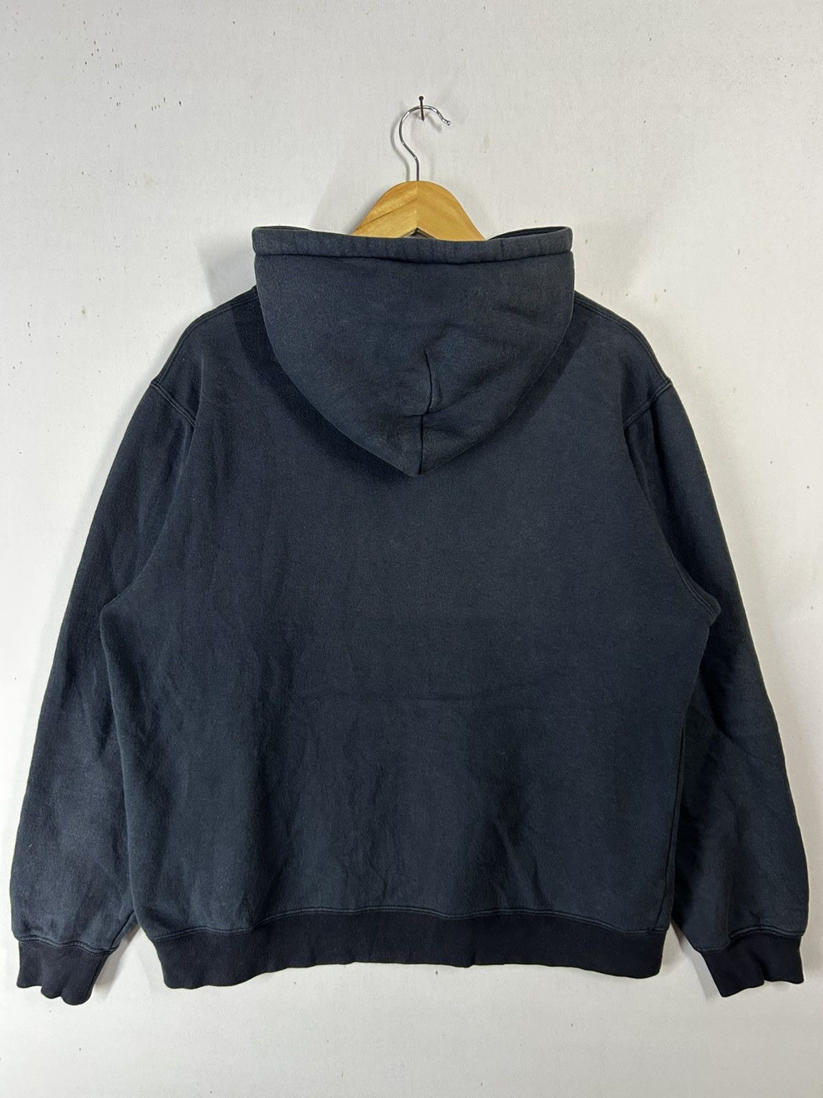 Japanese Brand × Stussy × Vintage Vintage 2006 Stussy Black Fight The Power Hoodie Size US M / EU 48-50 / 2 - 6 Thumbnail