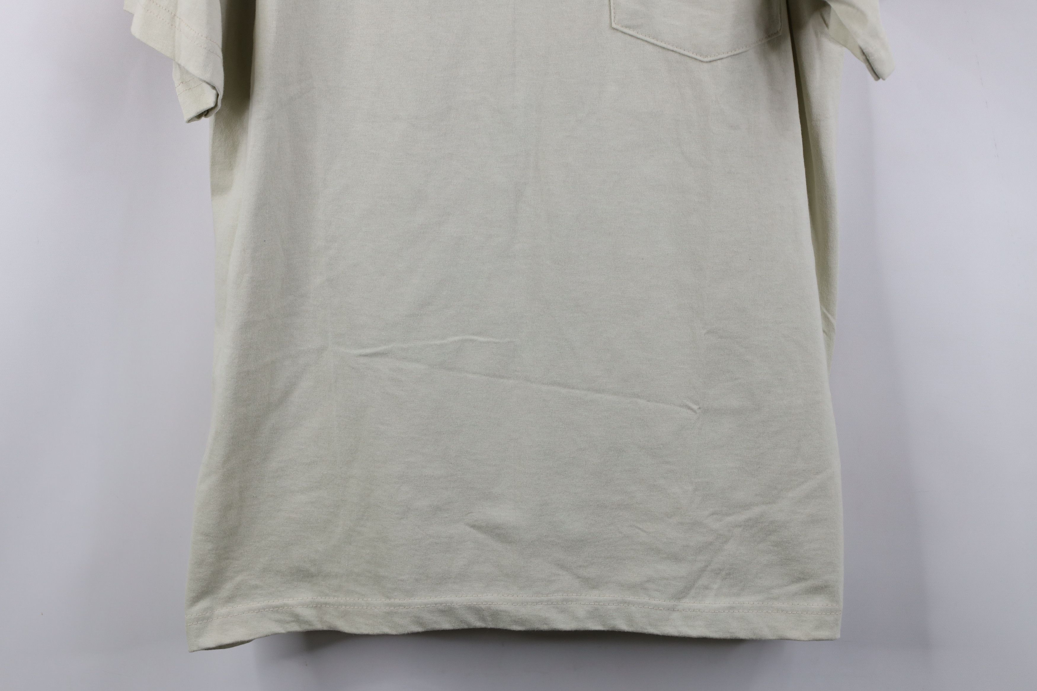 Vintage Deadstock Vintage 90s Streetwear T-Shirt Beige USA Pocket Size US L / EU 52-54 / 3 - 3 Thumbnail