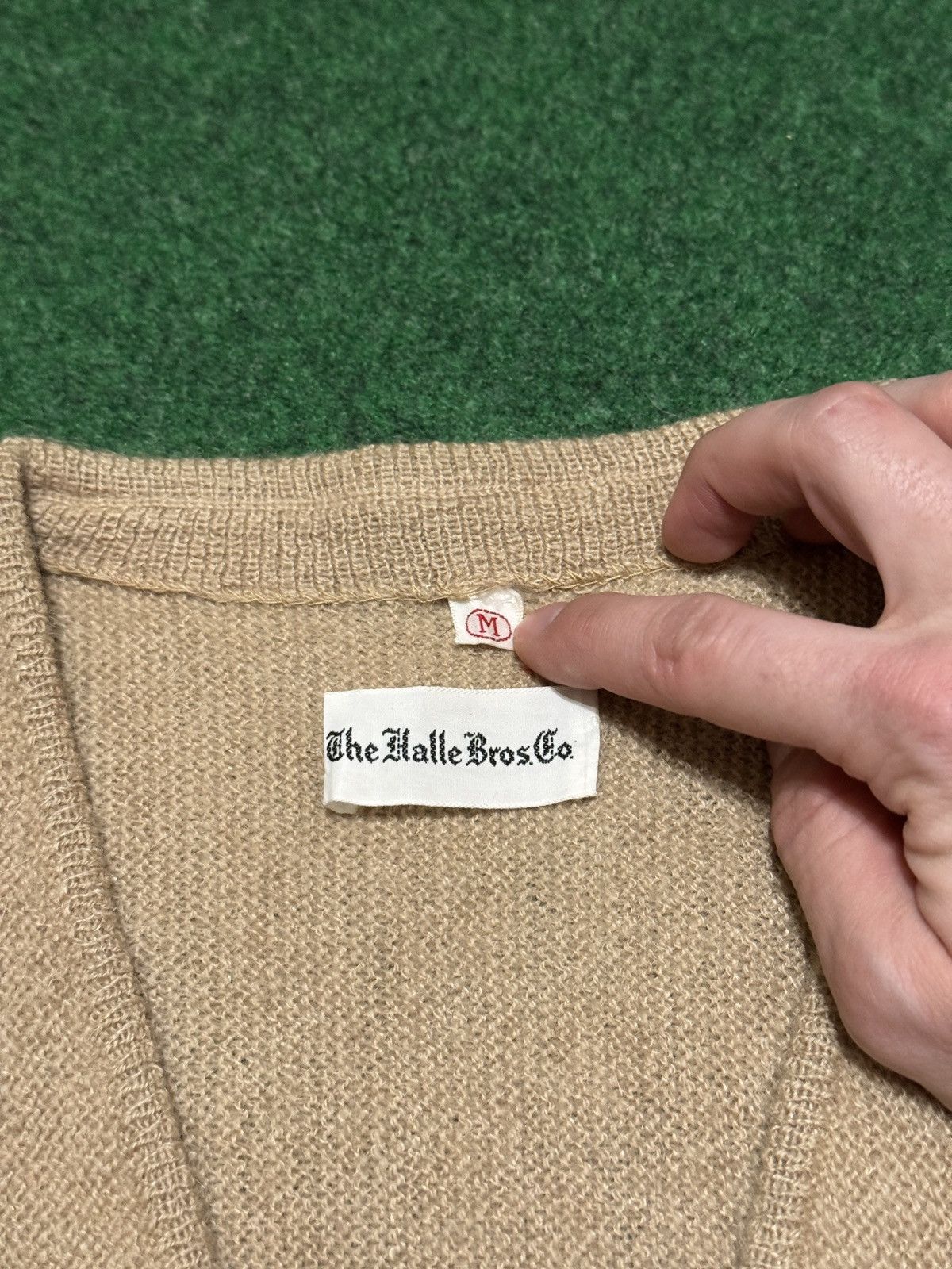 Vintage Halle Bros Co True Vintage 50s 60s Mohair Wool Tan Cardigan Size US M / EU 48-50 / 2 - 3 Thumbnail