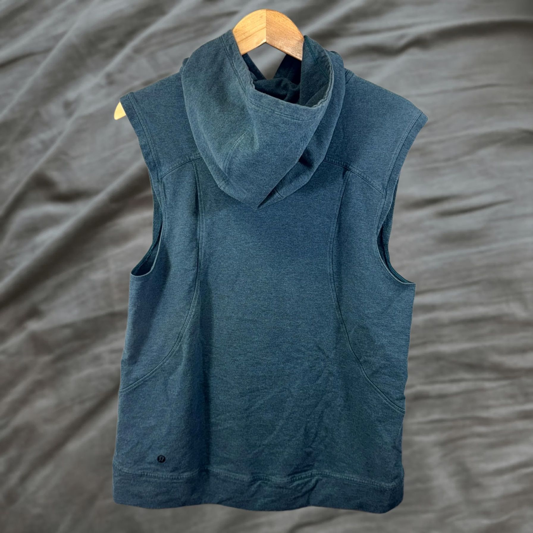 Lululemon Lululemon Hoodie Womens 10 Blue Heather Sleeveless Hoodie Sweatshirt Vest Logo Pockets Sleeveless Knit Hooded Pullover Size L / US 10 / IT 46 - 1 Thumbnail