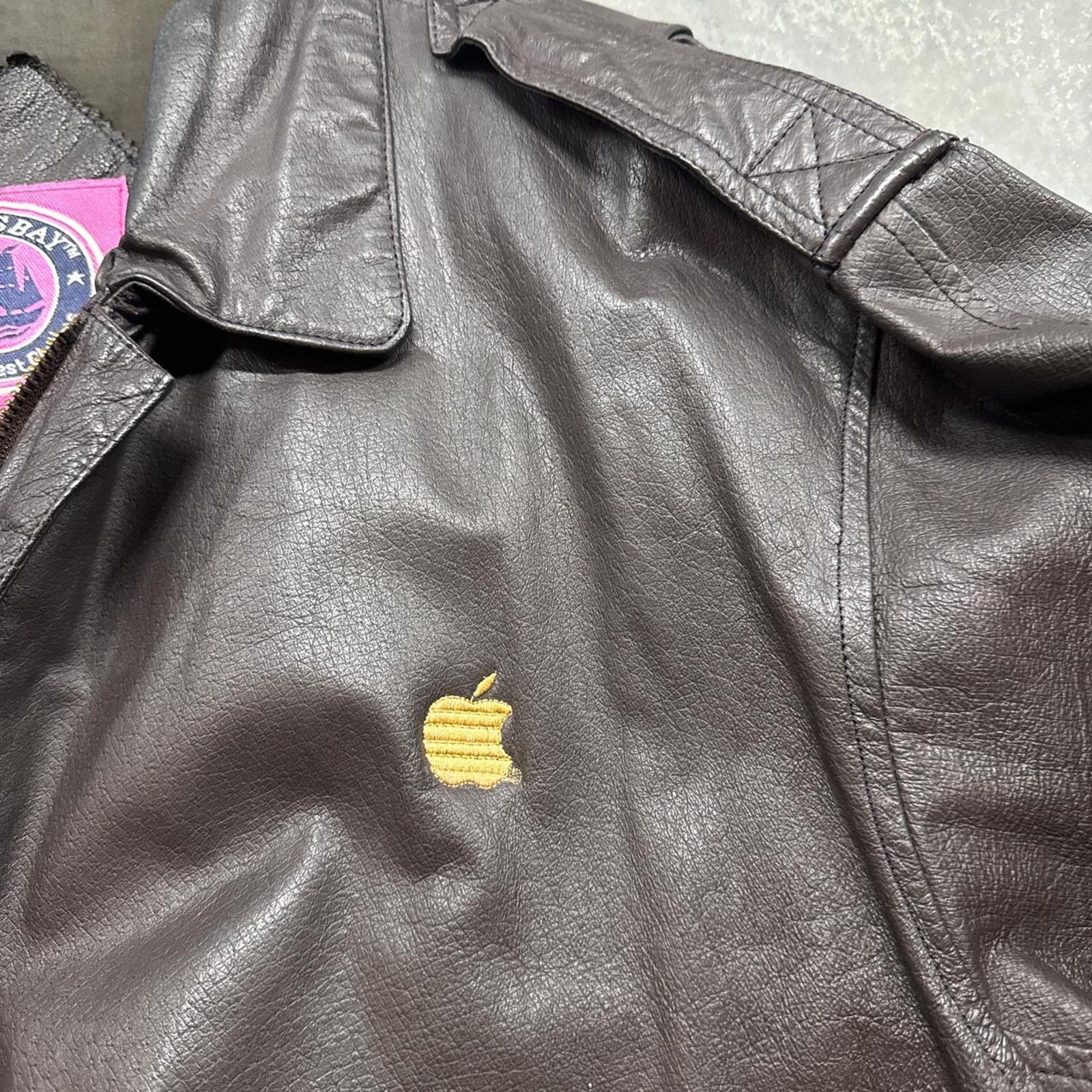 Vintage Vintage 90s Apple Computers Employee Leather Bomber Jacket Size US XL / EU 56 / 4 - 2 Thumbnail