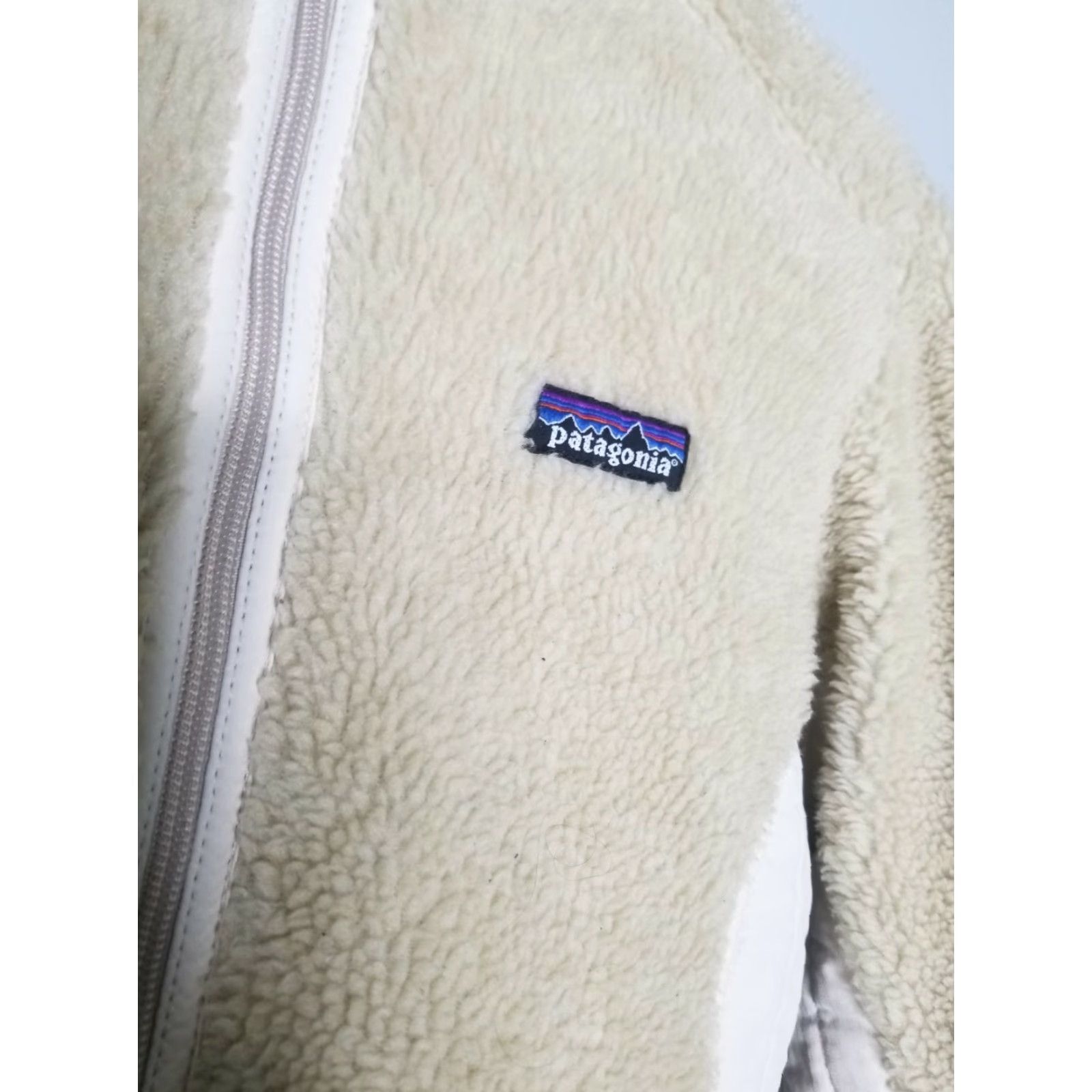 Patagonia Patagonia Jacket Women's S Tan Faux Fleece Fur 100% Polyester Distress Zipper Minor Defect Medium Lightweight Casual/AudAny Size S / US 4 / IT 40 - 3 Thumbnail