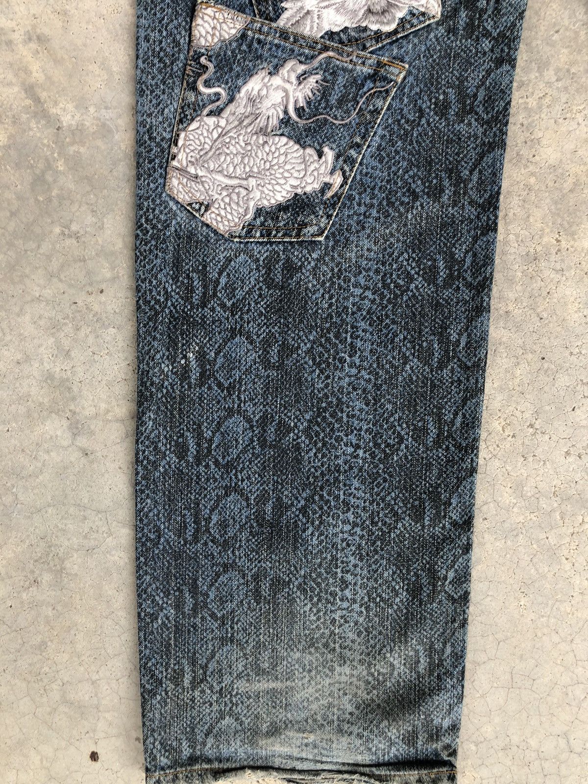 Karakuri Tamashii Karakuri Tamashii Embroidered Jeans Baggy Snake Skin Size US 37 - 11 Thumbnail