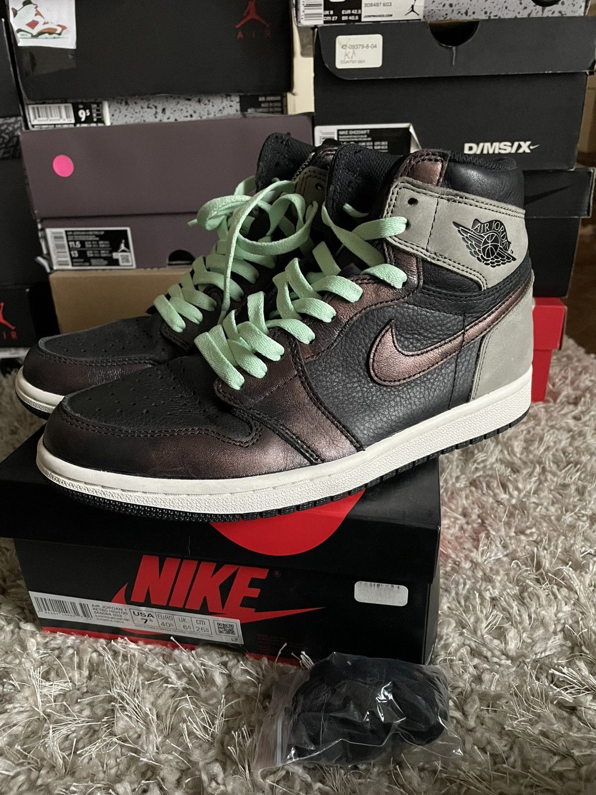 Jordan Brand Jordan 1 Patina Size US 7.5 / EU 40-41 - 1 Thumbnail