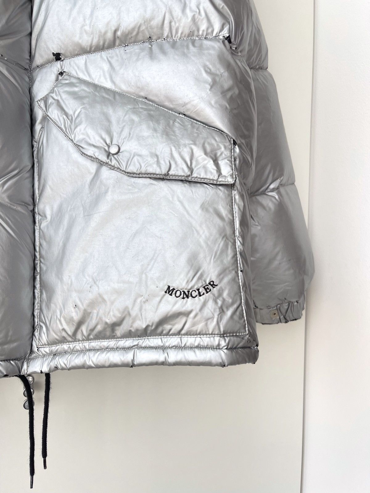 Moncler Vintage Moncler Grenoble Silver Puffer Jacket Down 90’s Size US L / EU 52-54 / 3 - 8 Thumbnail