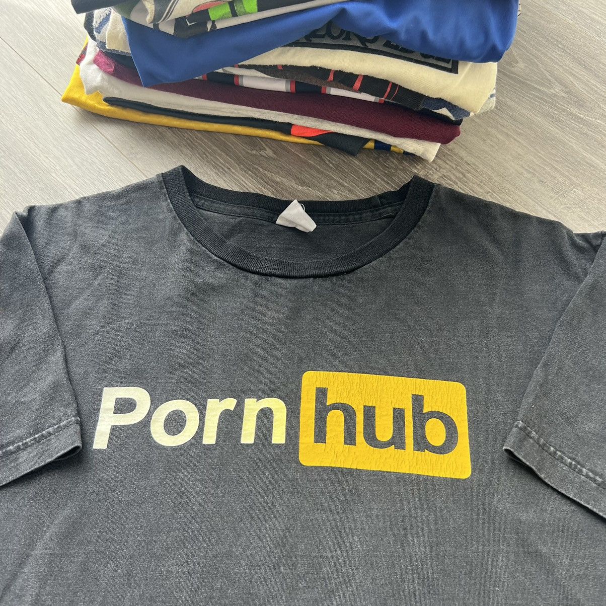 Vintage Vintage Pornhub Logo T shirt Size US L / EU 52-54 / 3 - 2 Thumbnail