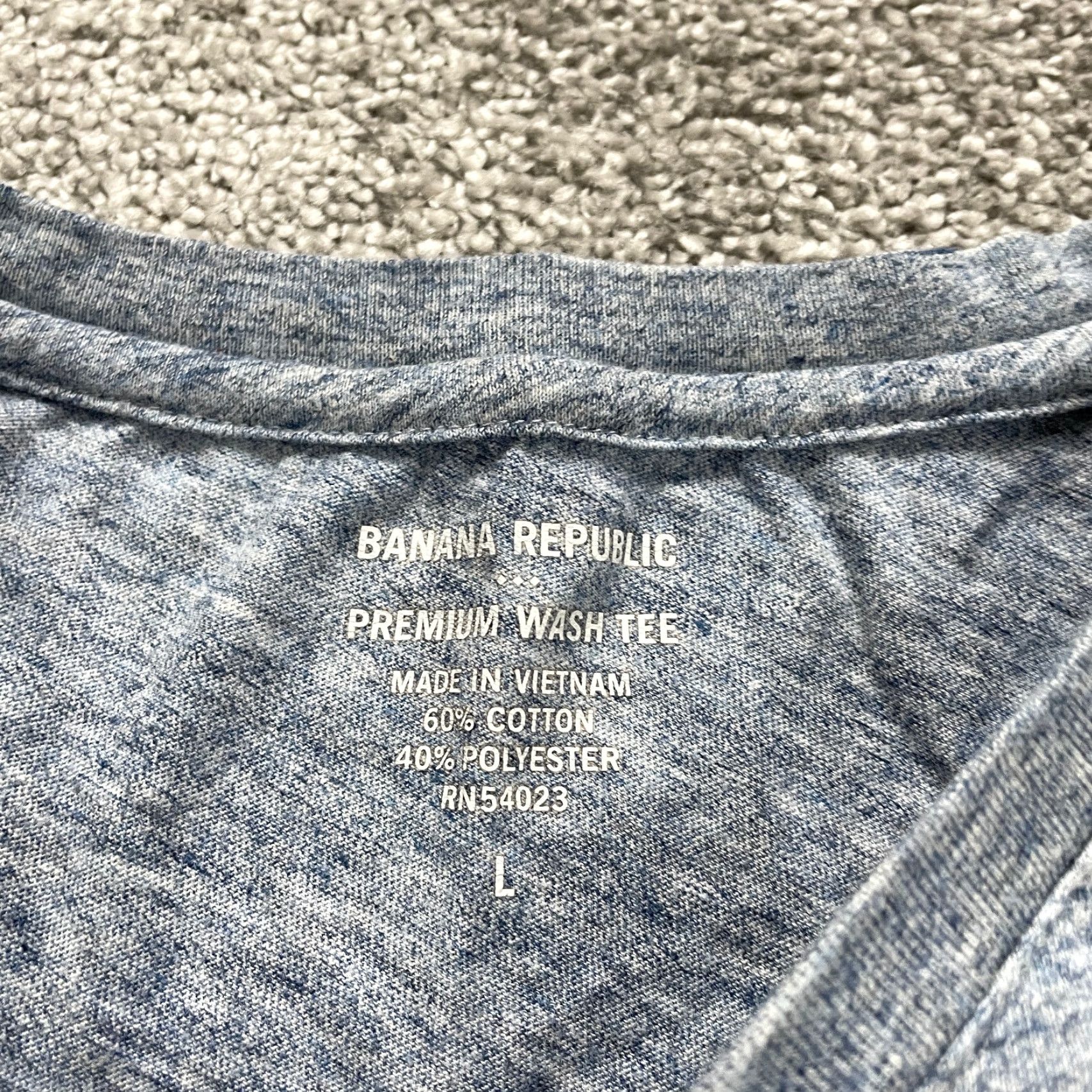 Banana Republic Banana Republic Shirt Mens Large Light Blue V Neck Soft Cotton Premium Wash Size US L / EU 52-54 / 3 - 3 Thumbnail