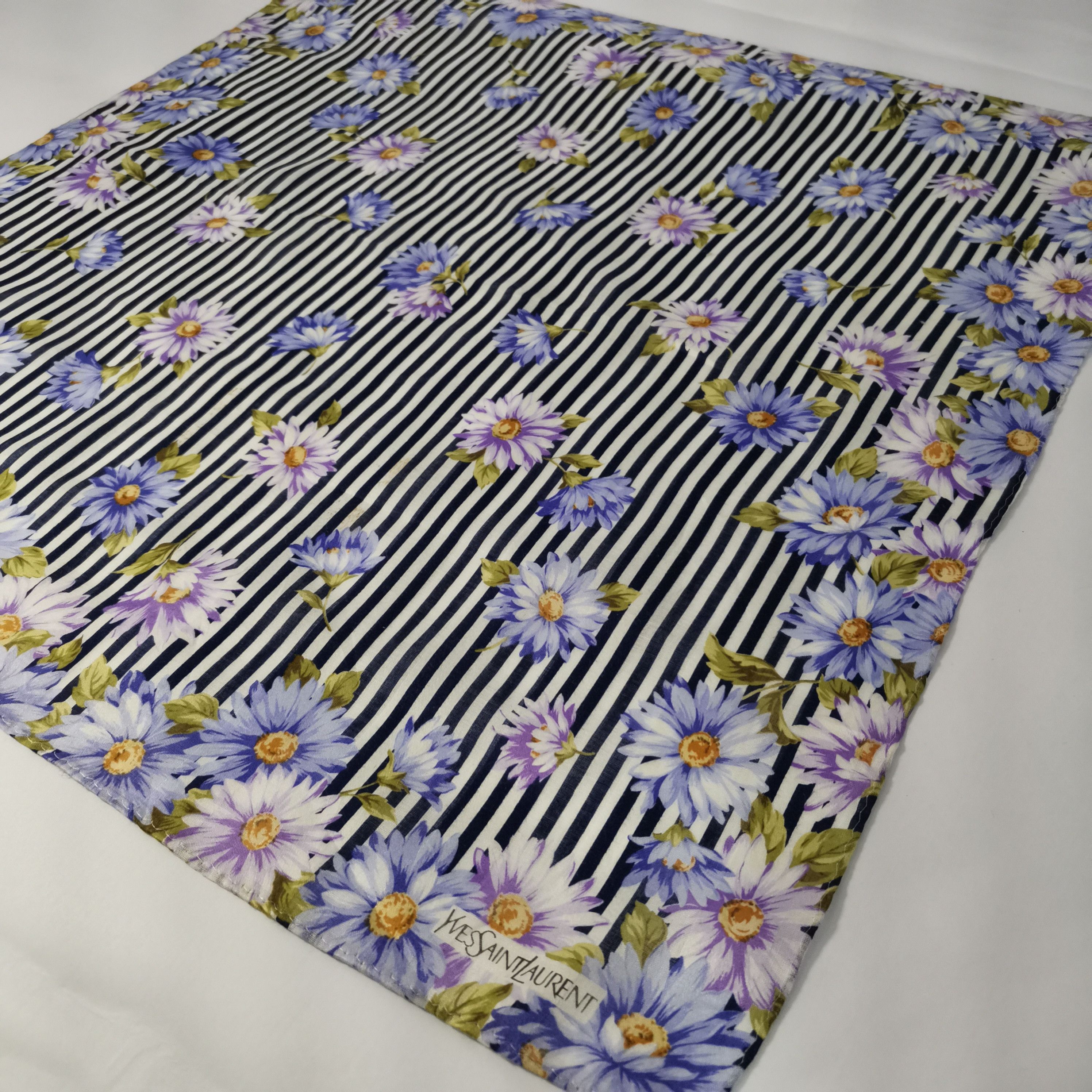 Yves Saint Laurent YVES SAINT LAUREN BANDANA/ SCARF/ HANDKERCHIEF Size ONE SIZE - 3 Thumbnail
