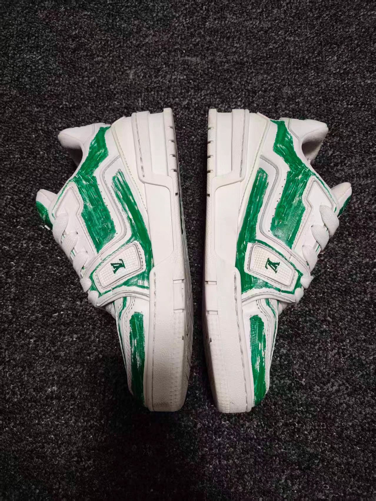 Louis Vuitton LV Trainer Hand-Painted Graffiti Low-Top Sneakers K13 Size US 6 / IT 36 - 2 Thumbnail
