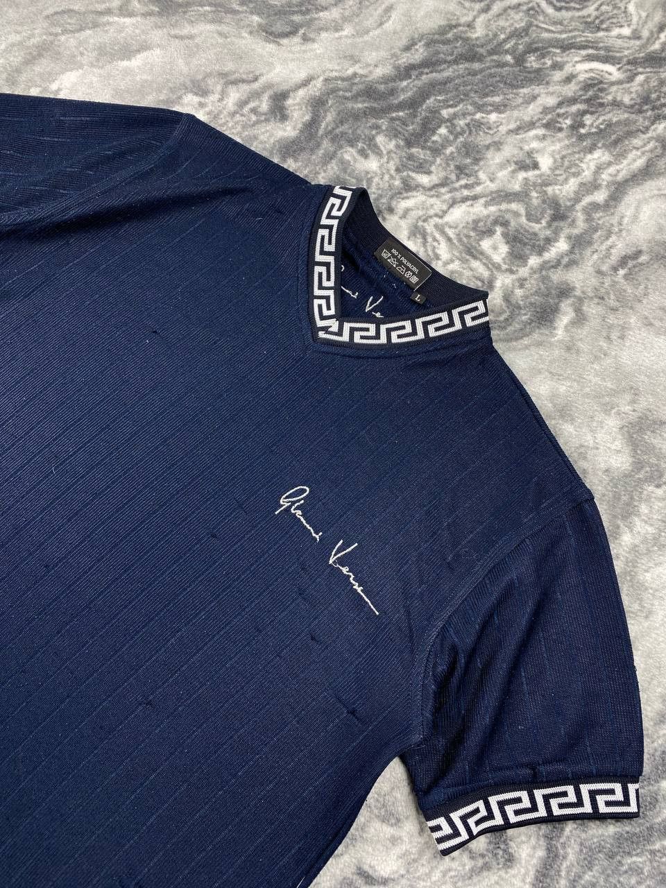 Versace Versace Classic V2 V Neck T Shirt Men Size L Blue Size US L / EU 52-54 / 3 - 8 Thumbnail