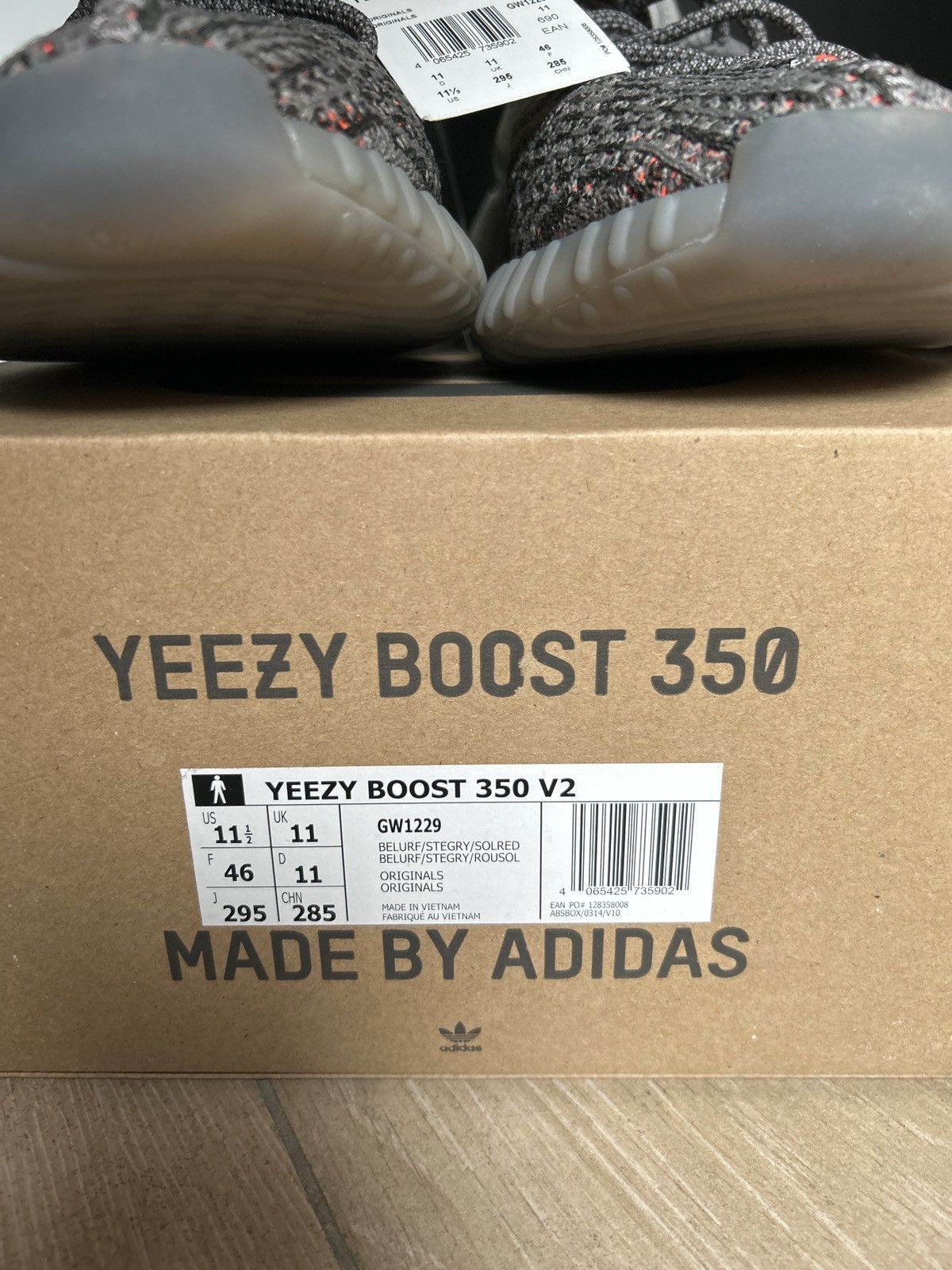 Yeezy Adidas Yeezy 350 v2 Beluga Reflective Size US 11.5 / EU 44-45 - 5 Thumbnail