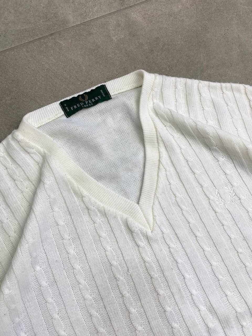Fred Perry Vintage Fred Perry V-Neck Knit Sweater Size US L / EU 52-54 / 3 - 7 Thumbnail
