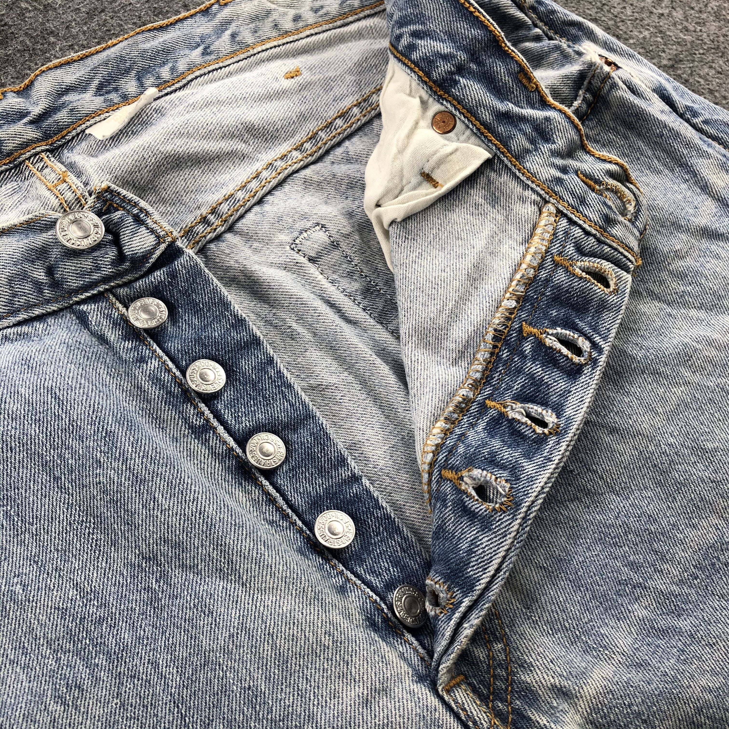 Levi's Vintage Levis 501 Jeans Stone Wash Denim KJ430 Size US 37 - 8 Thumbnail