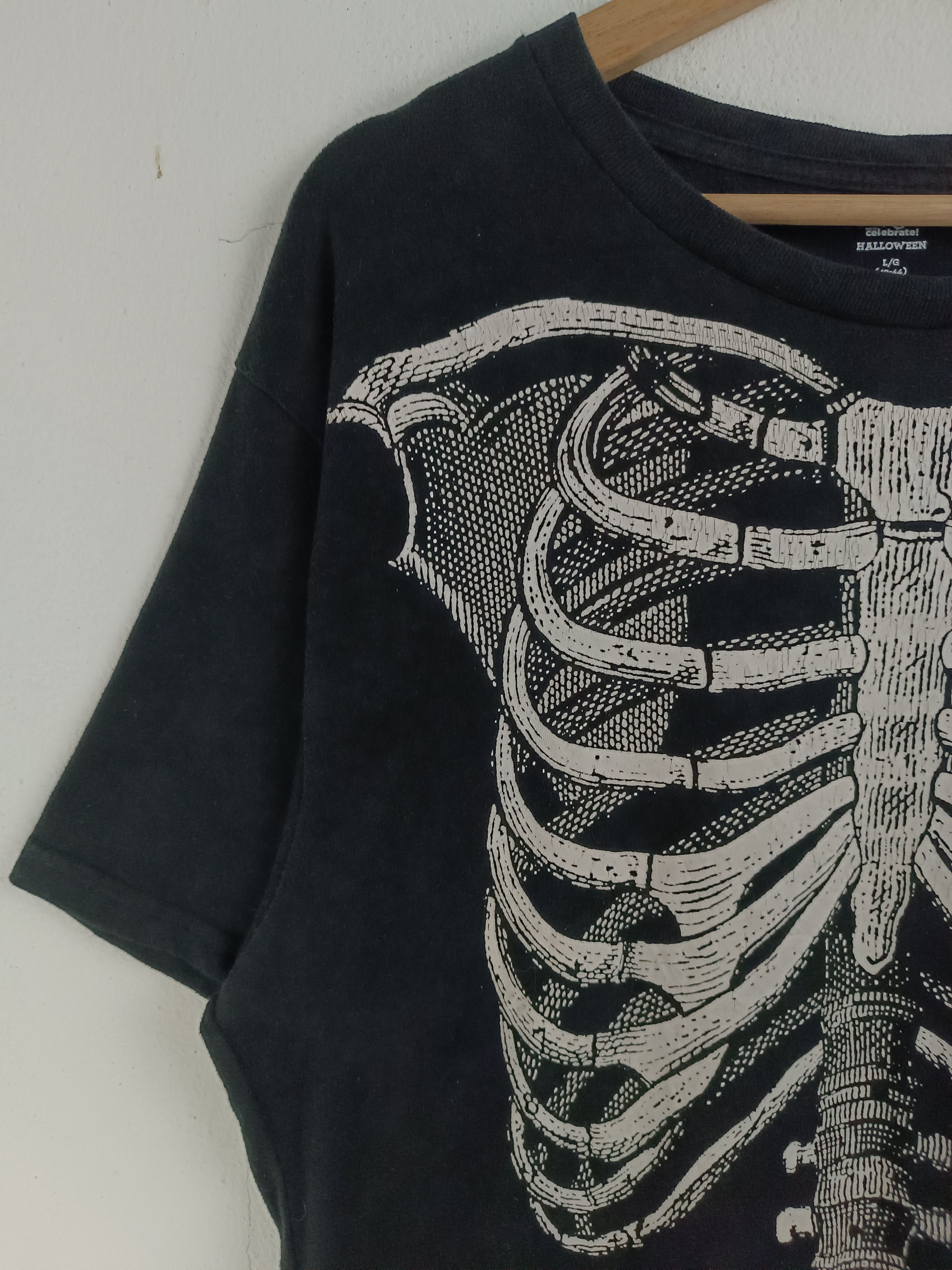 Vintage VINTAGE ANATOMY HALLOWEEN AUTOPSY SKULL SCARY SPOOKY TEE Size US L / EU 52-54 / 3 - 5 Thumbnail