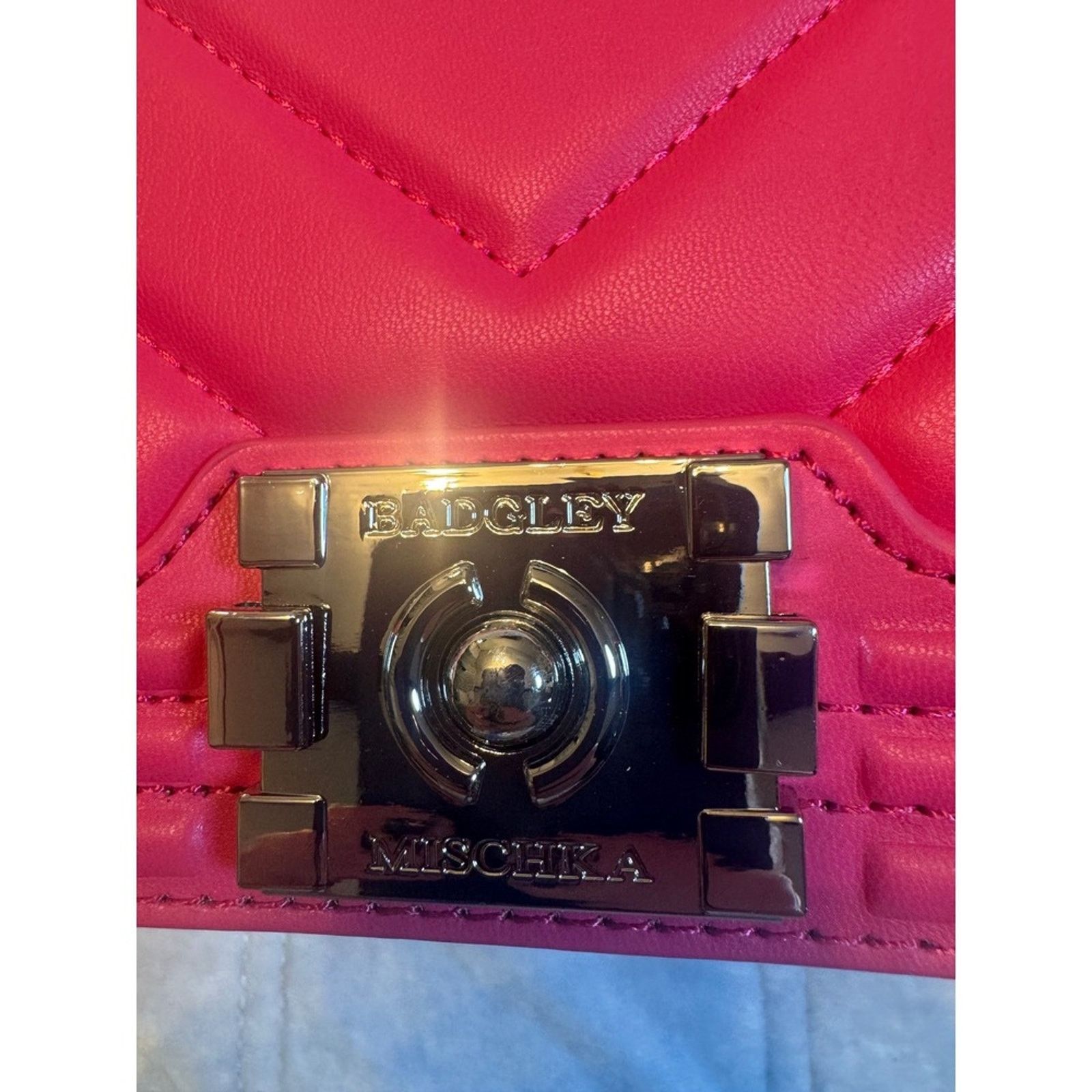 Badgley Mischka Badgley Mischka Pink Quilted Crossbody Bag with Chain Strap Size ONE SIZE - 2 Thumbnail