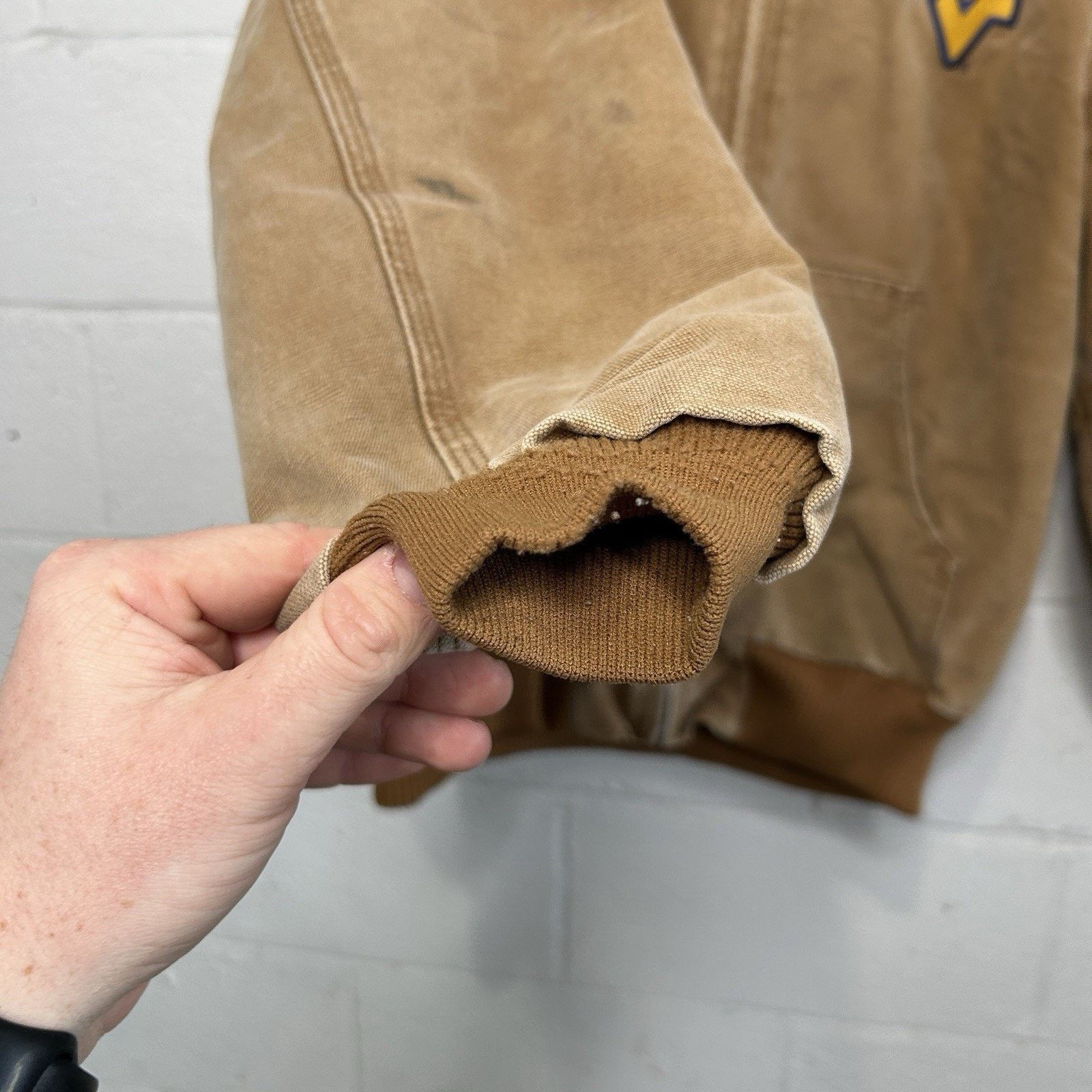 Carhartt NCAA X Carhartt Quilted Active Jacket “WVU Mountaineers" Size US L / EU 52-54 / 3 - 7 Thumbnail