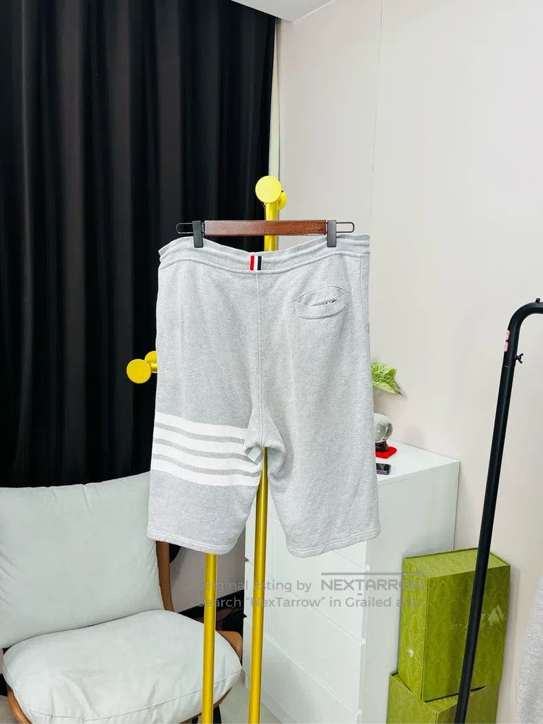 Thom Browne Thom Browne size 2 Gray Four-Stripe Shorts Size US 28 / EU 44 - 2 Thumbnail