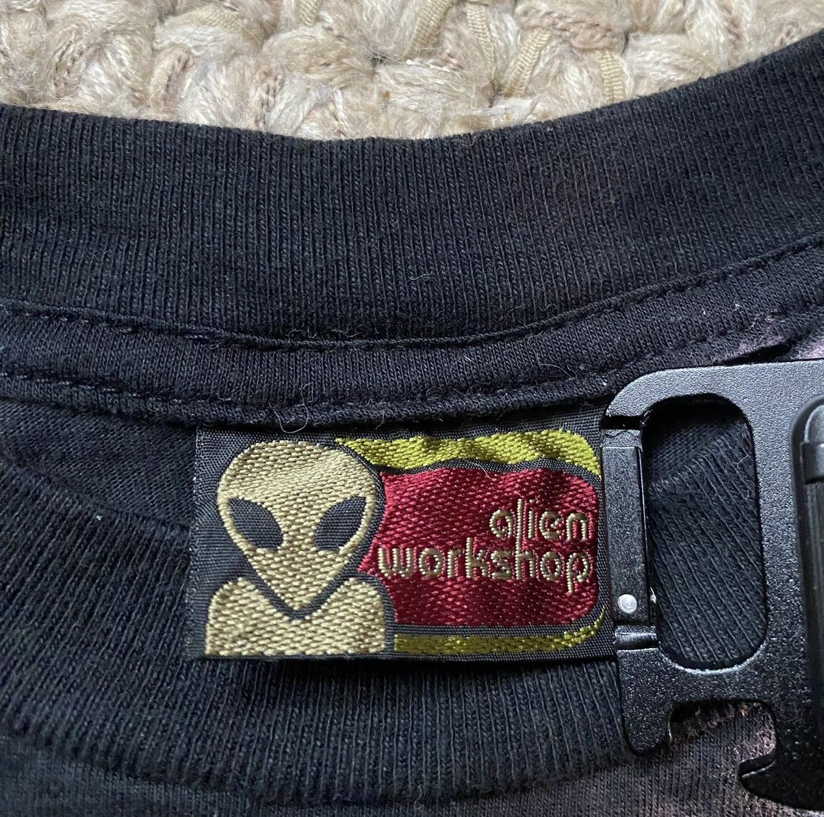 Alien Workshop Vintage 1996 Alien Workshop Alienated Black Tee Shirt XL Size US L / EU 52-54 / 3 - 6 Thumbnail