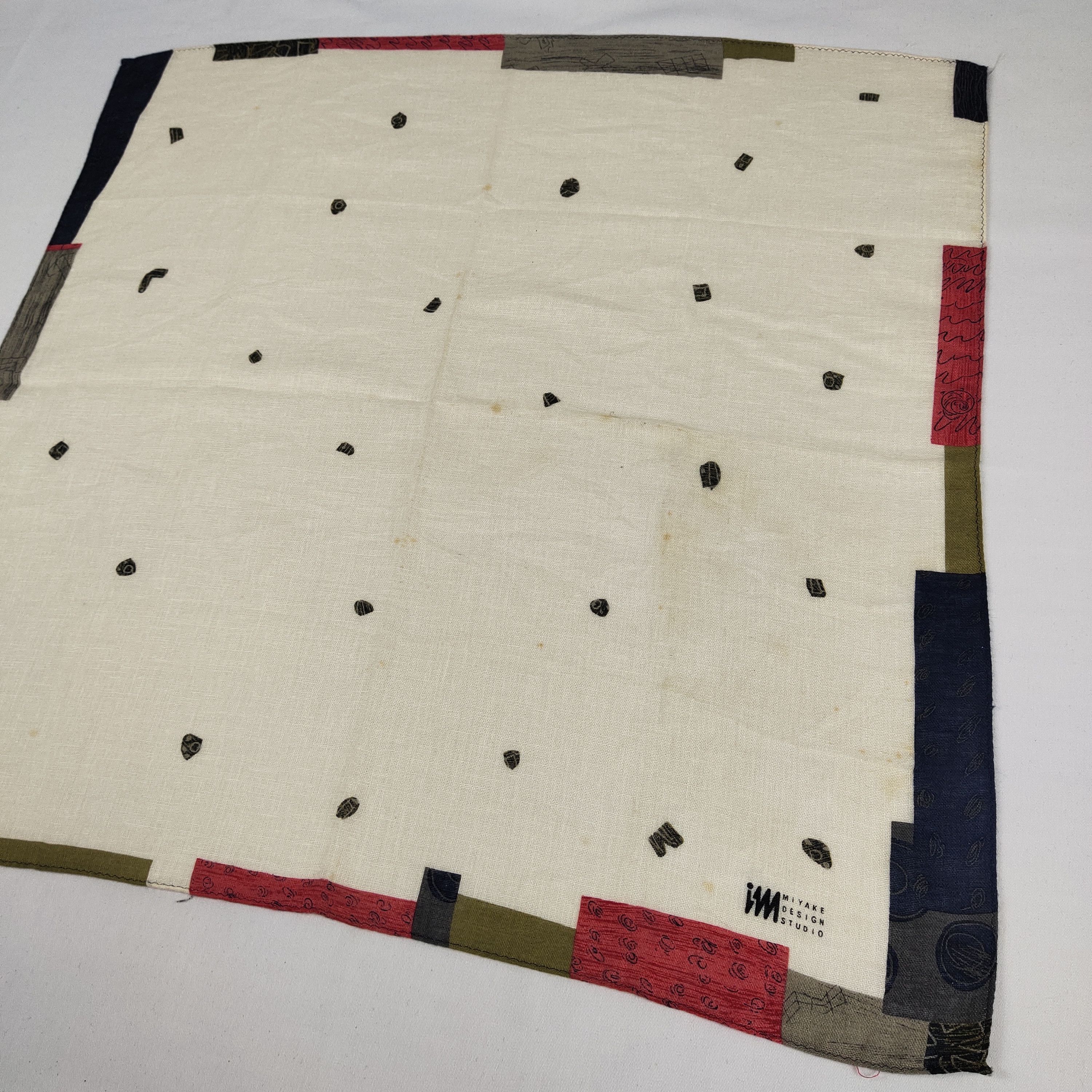 Vintage Issey Miyake Handkerchief / Neckerchief / Bandana FZ509 Size ONE SIZE - 4 Thumbnail