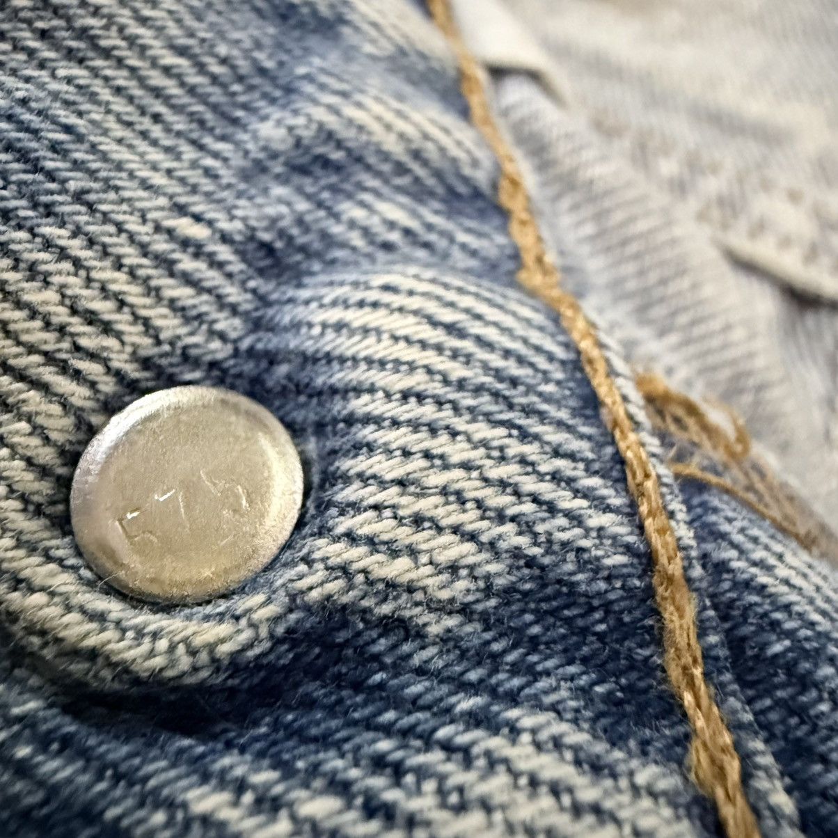 Levi's Vintage Clothing Insane Destroyed ‼️ Flared 1997 Levis 517 Bootcut Washed Size US 30 / EU 46 - 14 Thumbnail