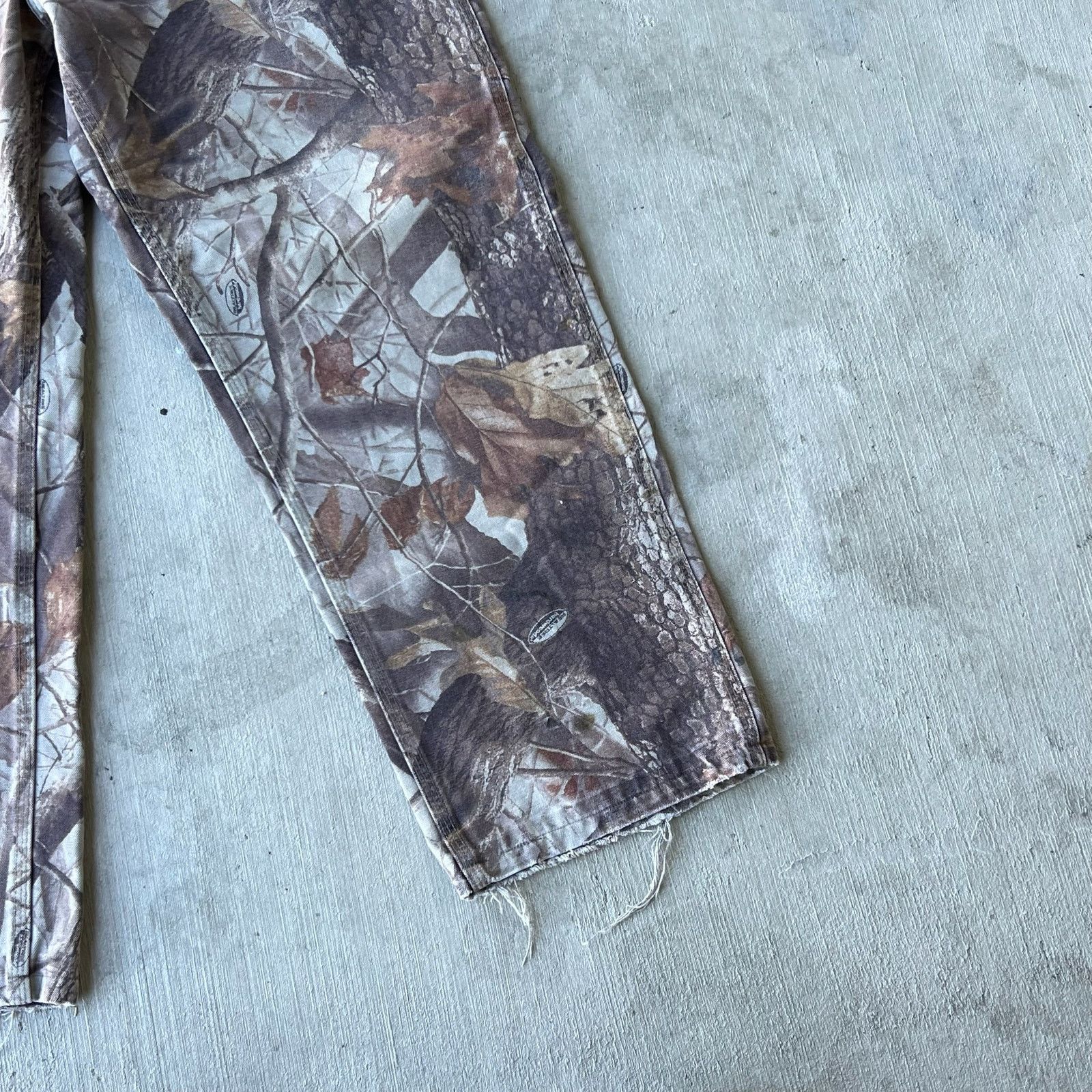Carhartt × Vintage Carhartt realtree camo work wear carpenter pants Size US 35 - 10 Thumbnail