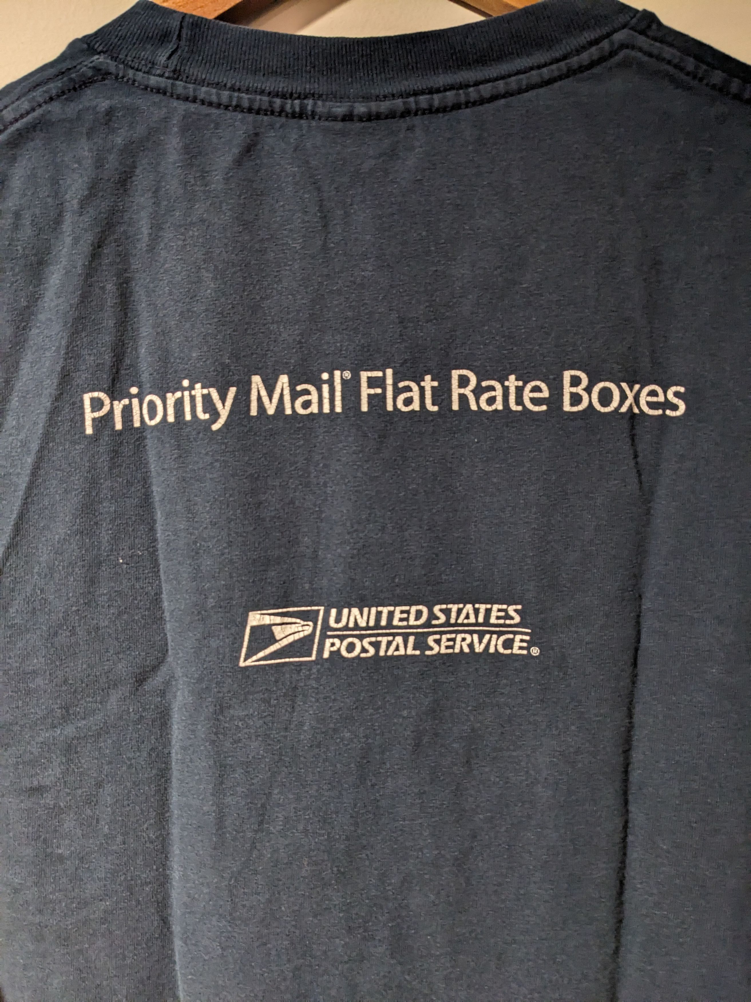 Gildan × Vintage Vintage Y2K USPS A Simpler Way to Ship Priority Mail T-Shirt Size US L / EU 52-54 / 3 - 5 Thumbnail