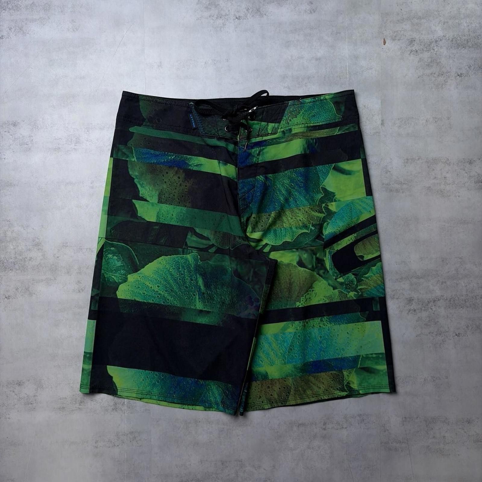 Oakley Y2K Green Oakley Grunge Surf Baggy Board Shorts Size US 31 - 1 Thumbnail
