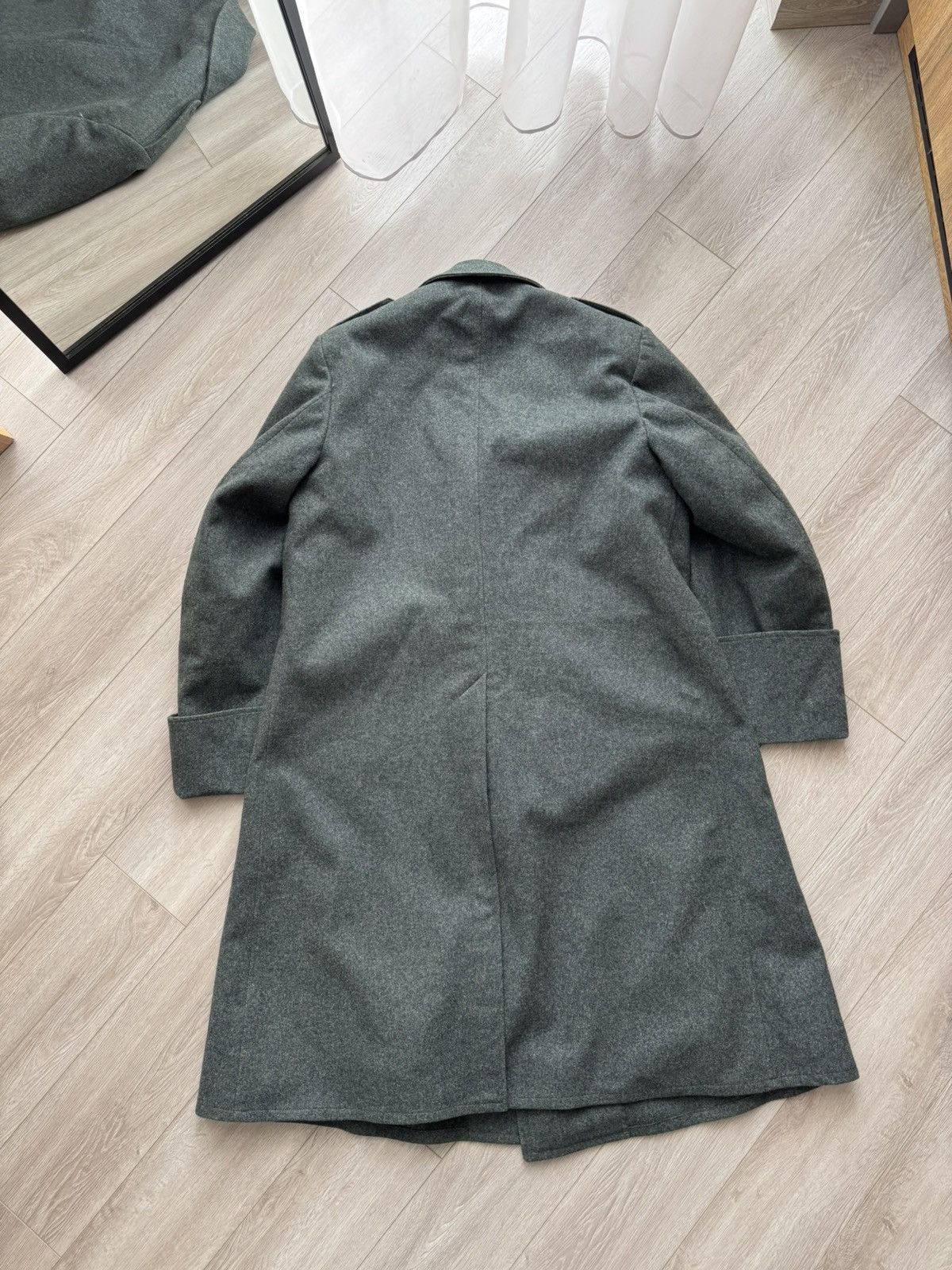 Vintage Vintage 1960s Swiss Army Wool Military Coat Officer Overcoat Size US M / EU 48-50 / 2 - 9 Thumbnail