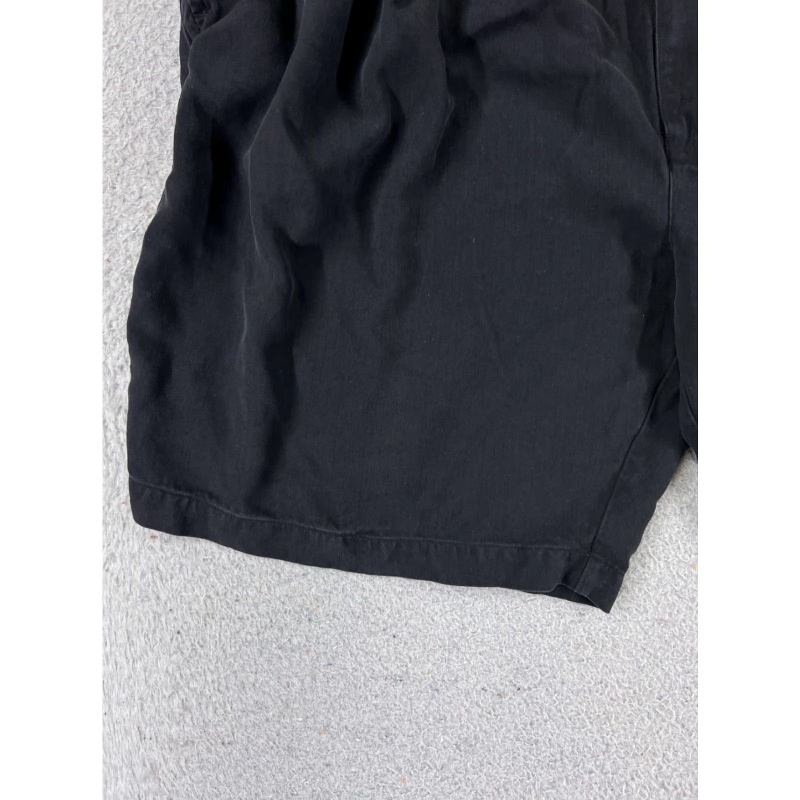 Tommy Bahama Tommy Bahama Shorts Men 38 Black Pleated Bermuda Silk Blend Bermuda Casual Pockets Logo 9in Inseam 38x9 Mens Size US 38 / EU 54 - 3 Thumbnail