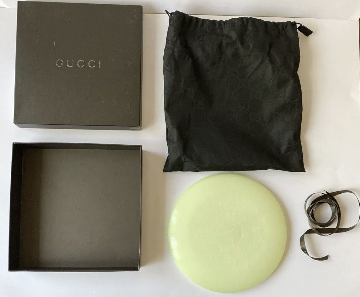 Gucci Authentic “Gucci Dog” Glow In The Dark GG Dog Frisbee Size ONE SIZE - 6 Thumbnail