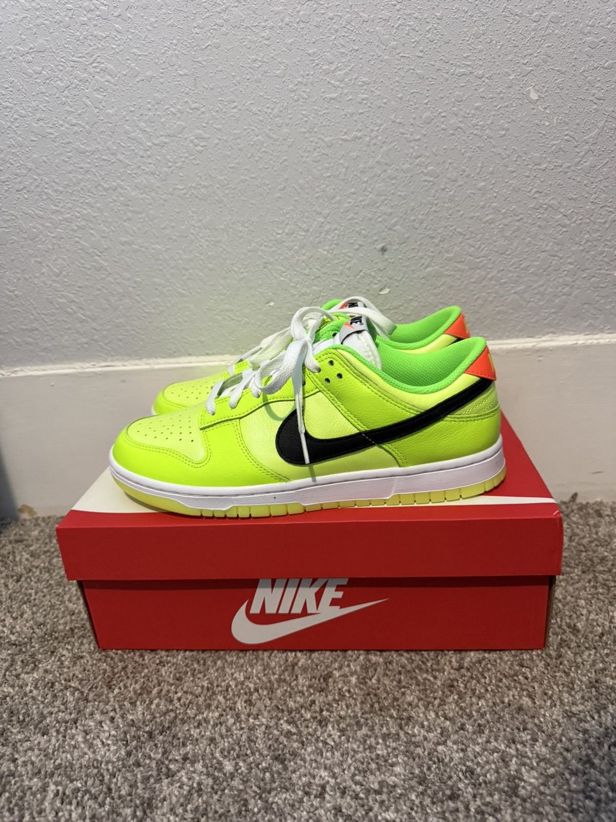 Nike Nike Dunk Low SE Size US 8.5 / EU 41-42 - 2 Thumbnail