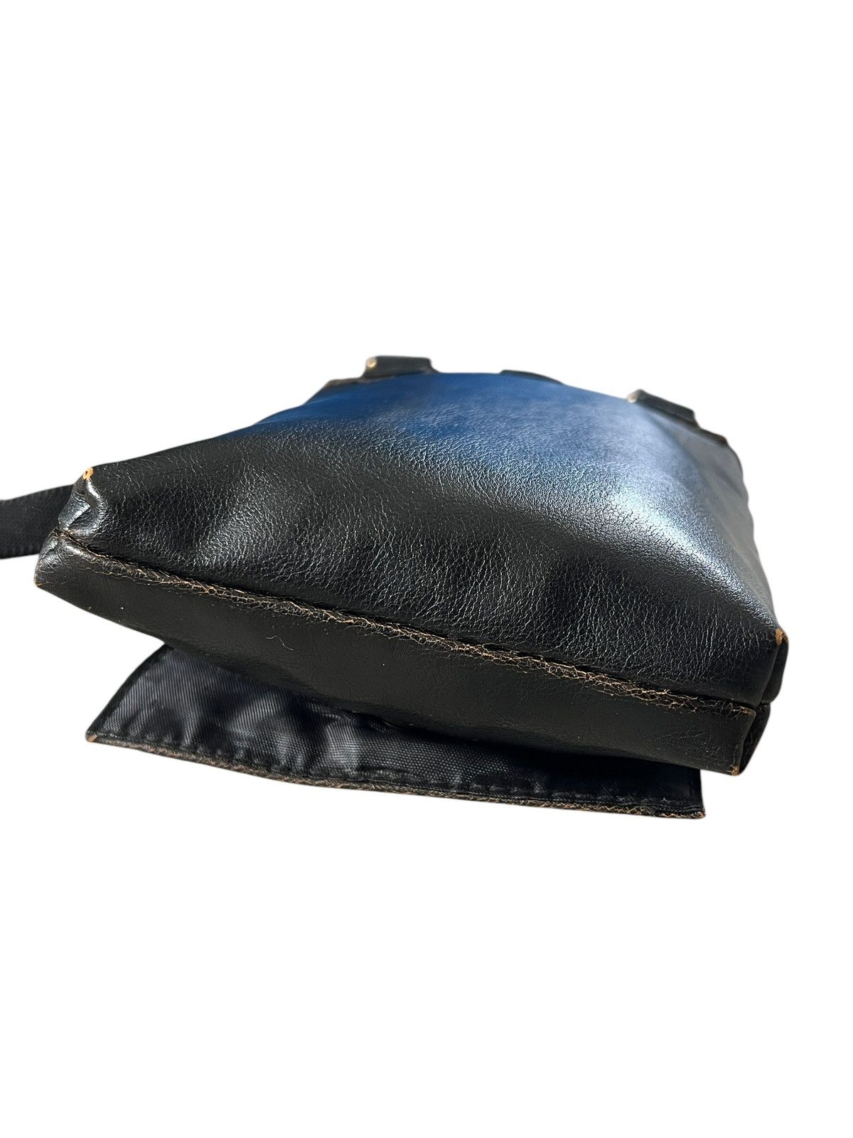 Japanese Brand Fabric Connection 🇯🇵 Leather Cross Logo Sling Bag Size ONE SIZE - 8 Thumbnail