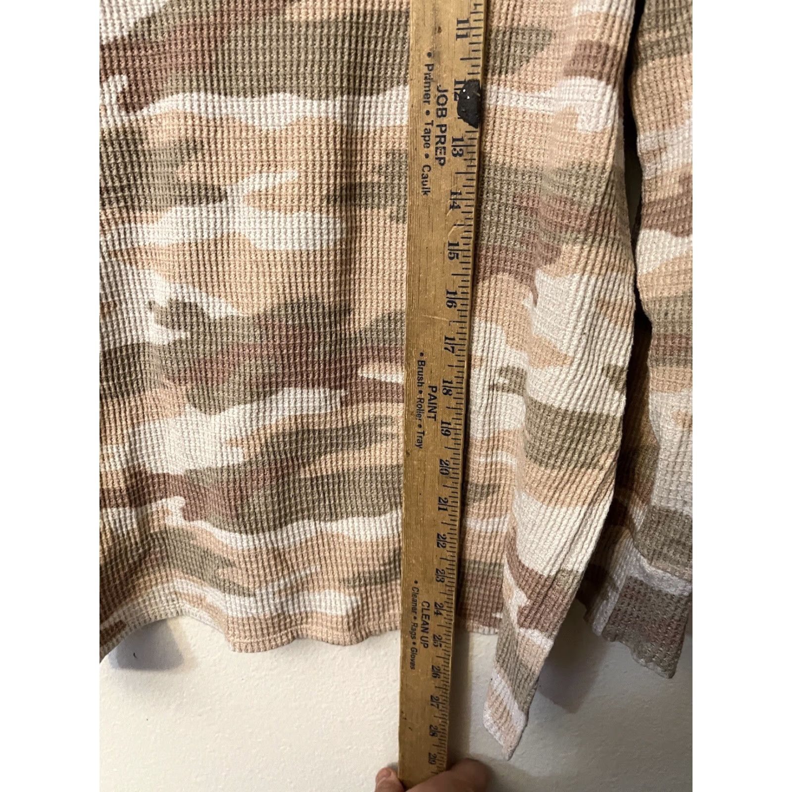 American Eagle Outfitters American Eagle Outfitters Shirt Women V-Neck Camouflage Multicolor Long Sleeve Small URL? Size S / US 4 / IT 40 - 4 Thumbnail
