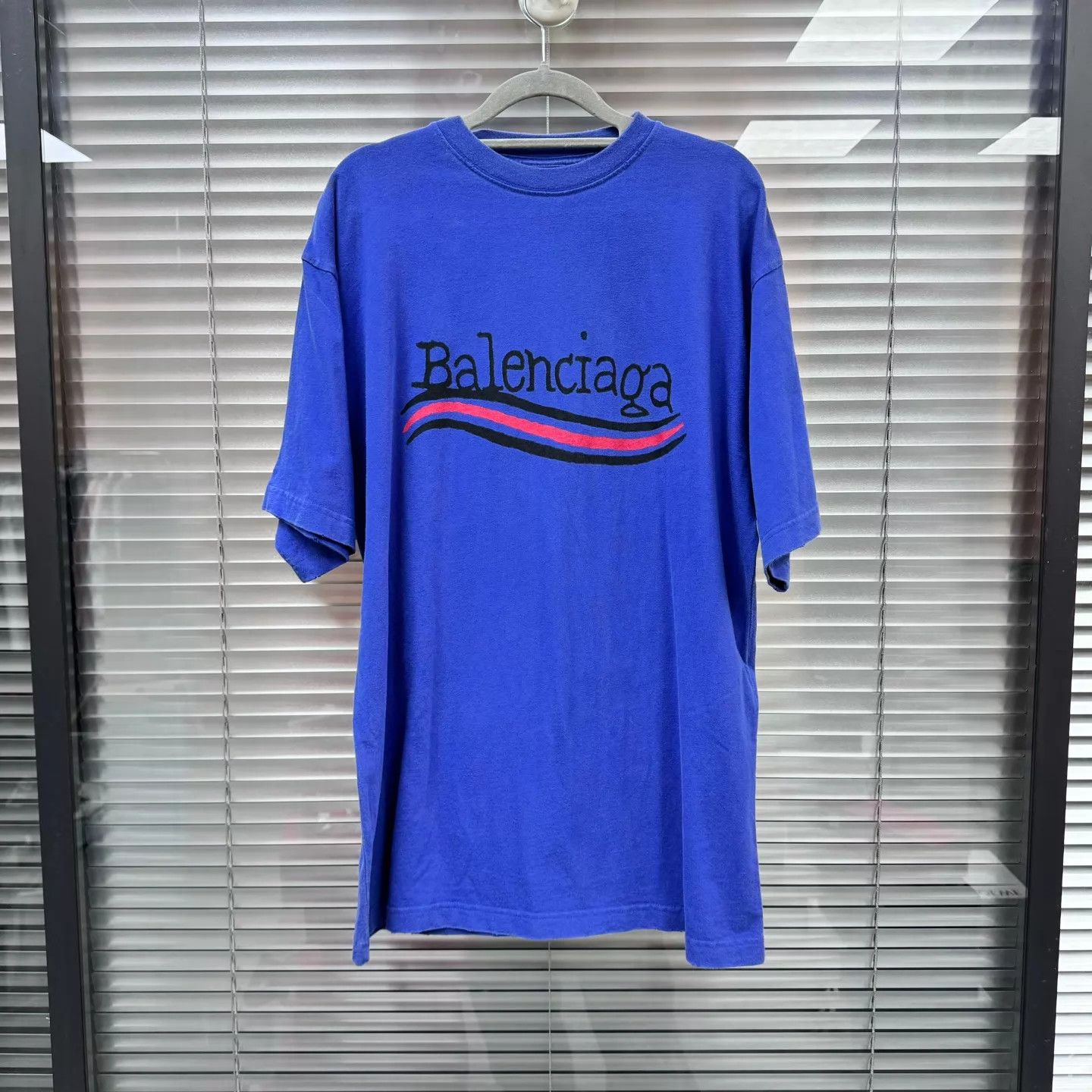 Balenciaga Balenciaga SS23 Navy Blue Coke Wave Logo T-Shirt XS Size US XS / EU 42 / 0 - 1 Thumbnail