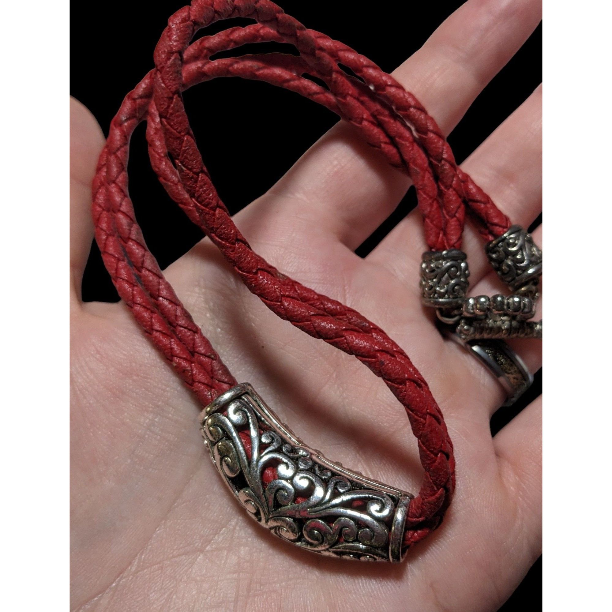 Other Red And Silver Faux Leather Floral Necklace Size ONE SIZE - 5 Thumbnail